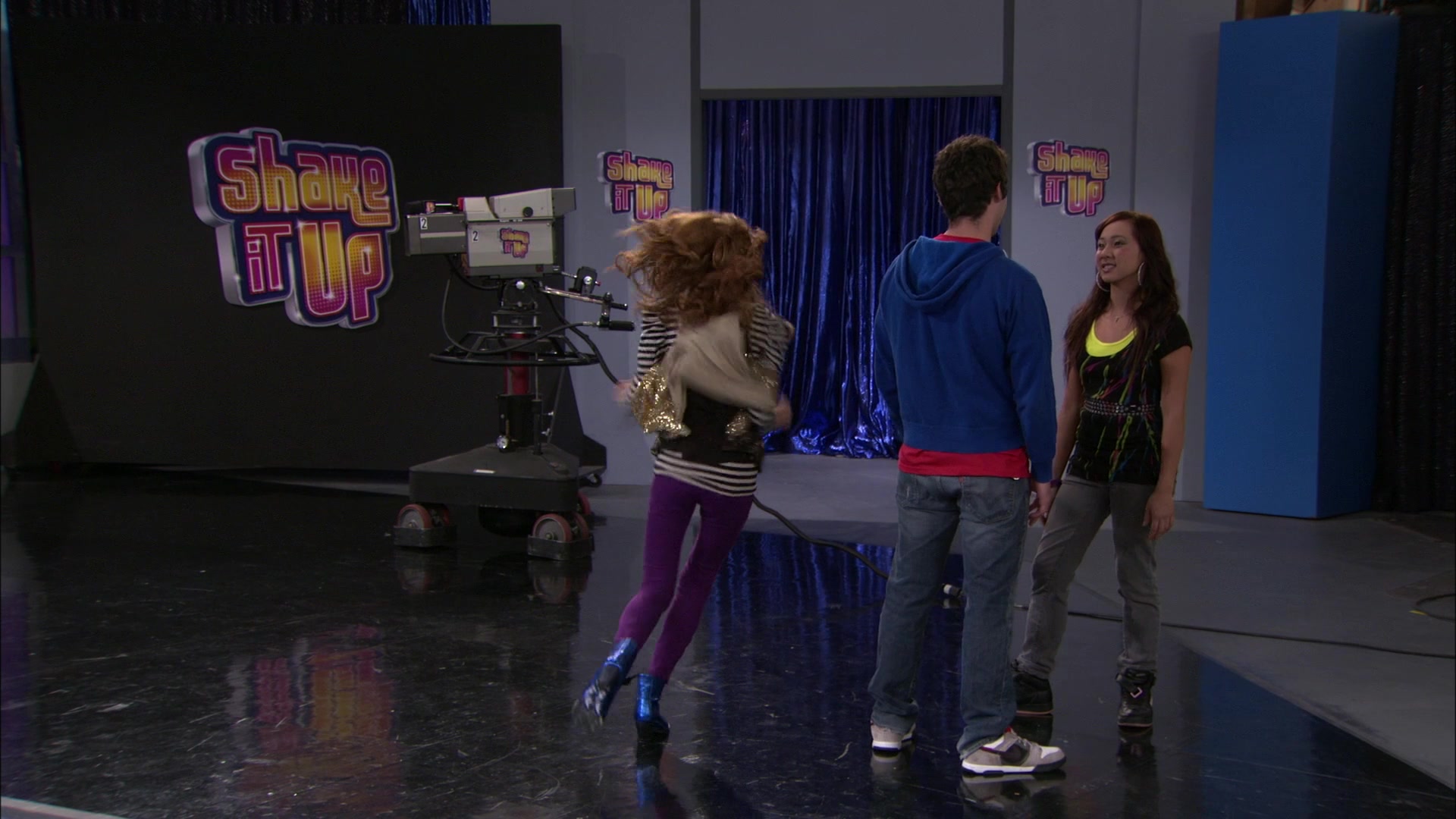Shake_It_Up_S01E15_1080p_BTD_000237.jpg Shake_It_Up_S01E15_1080p_BTD_000237.jpg