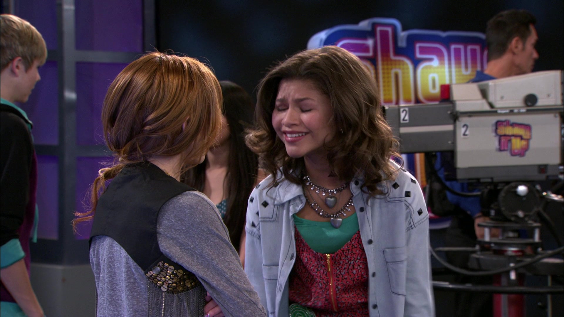 Shake_It_Up_S01E15_1080p_BTD_001658.jpg