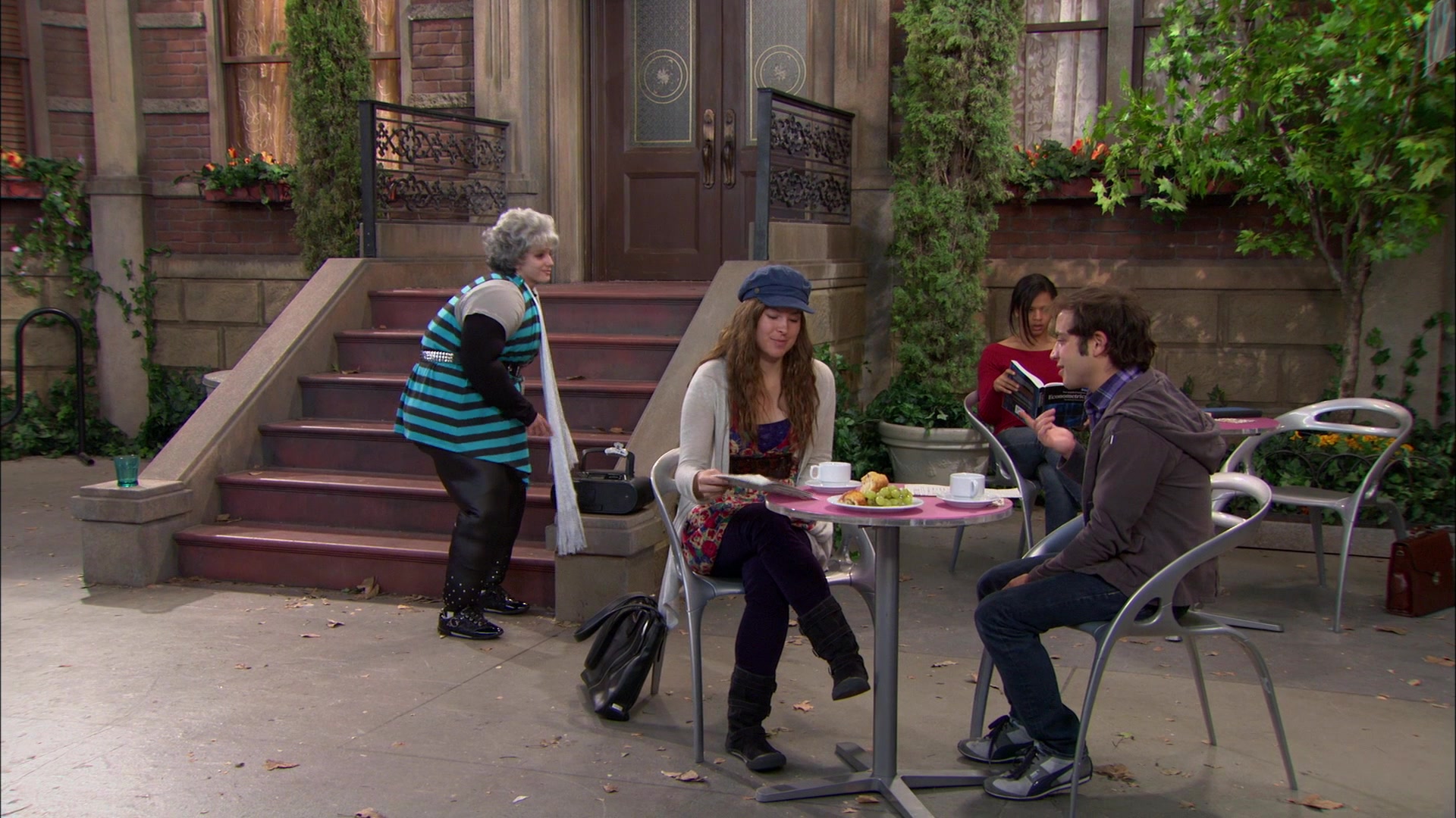 Shake_It_Up_S01E15_1080p_BTD_001738.jpg Shake_It_Up_S01E15_1080p_BTD_001738.jpg
