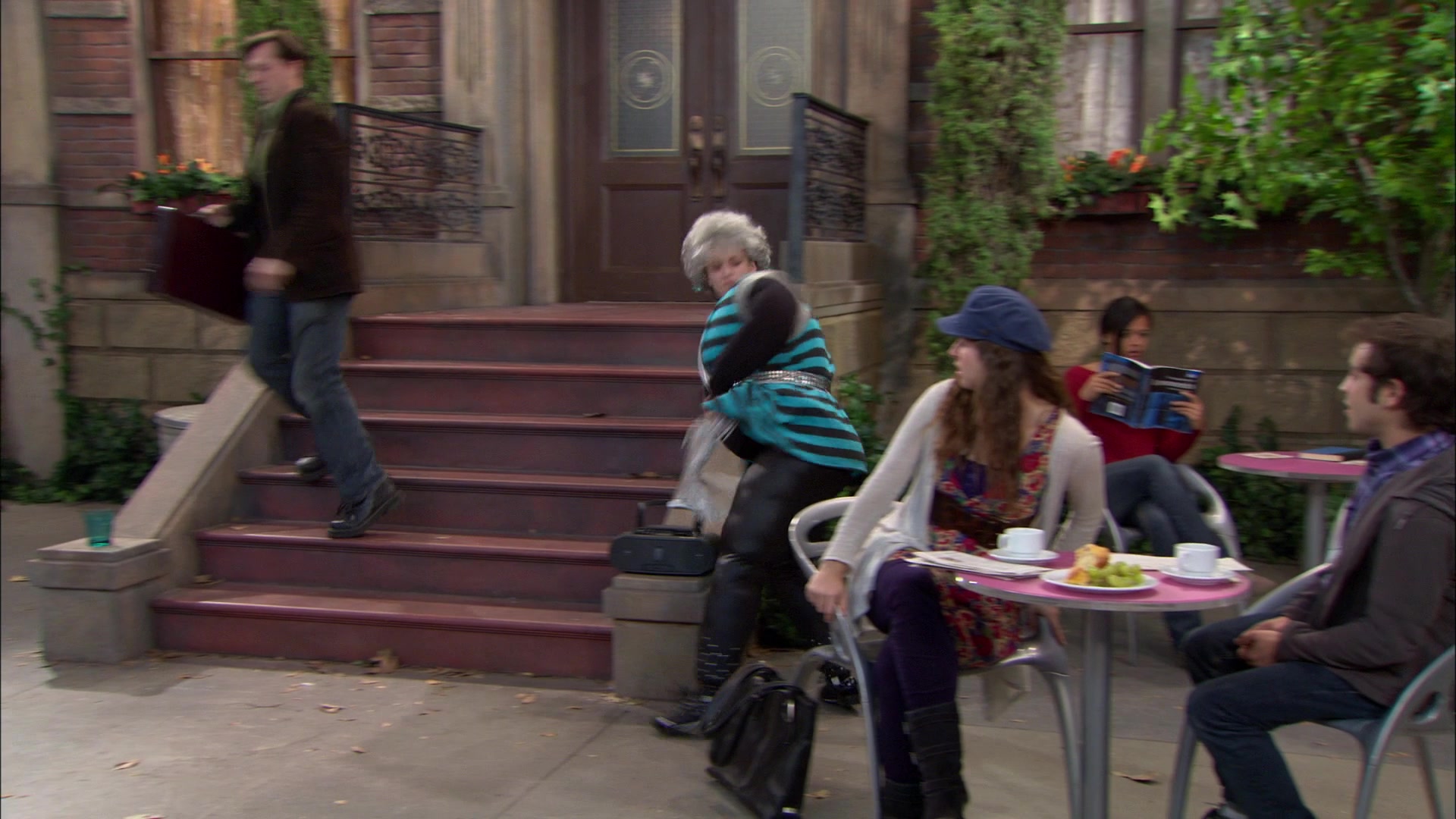 Shake_It_Up_S01E15_1080p_BTD_001768.jpg Shake_It_Up_S01E15_1080p_BTD_001768.jpg