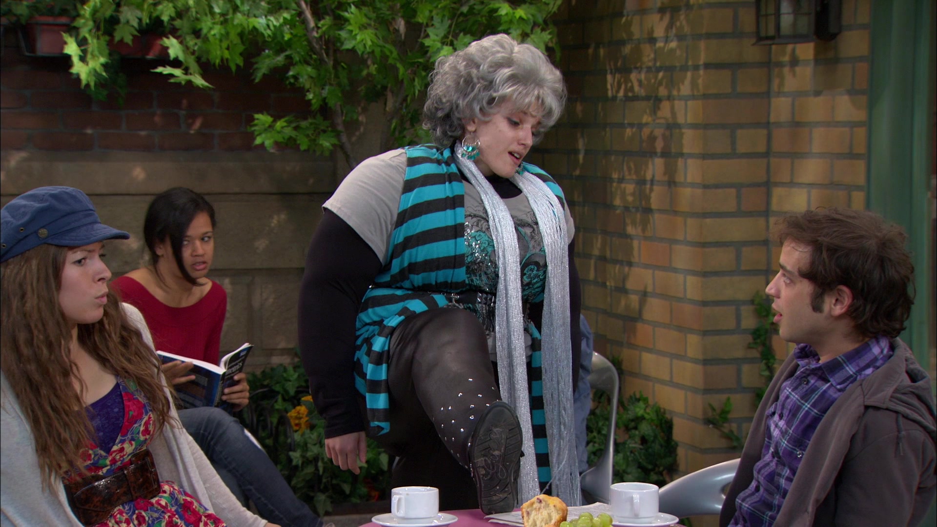 Shake_It_Up_S01E15_1080p_BTD_001798.jpg Shake_It_Up_S01E15_1080p_BTD_001798.jpg