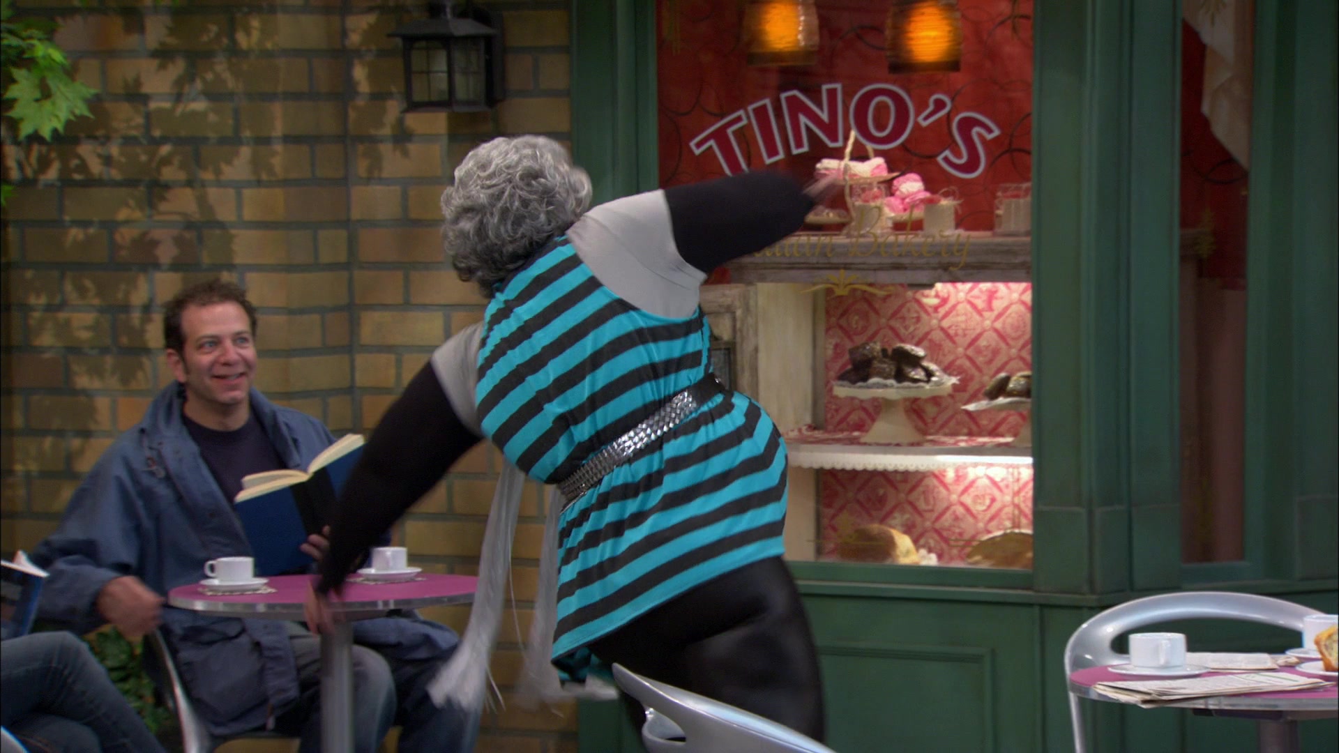 Shake_It_Up_S01E15_1080p_BTD_001814.jpg Shake_It_Up_S01E15_1080p_BTD_001814.jpg