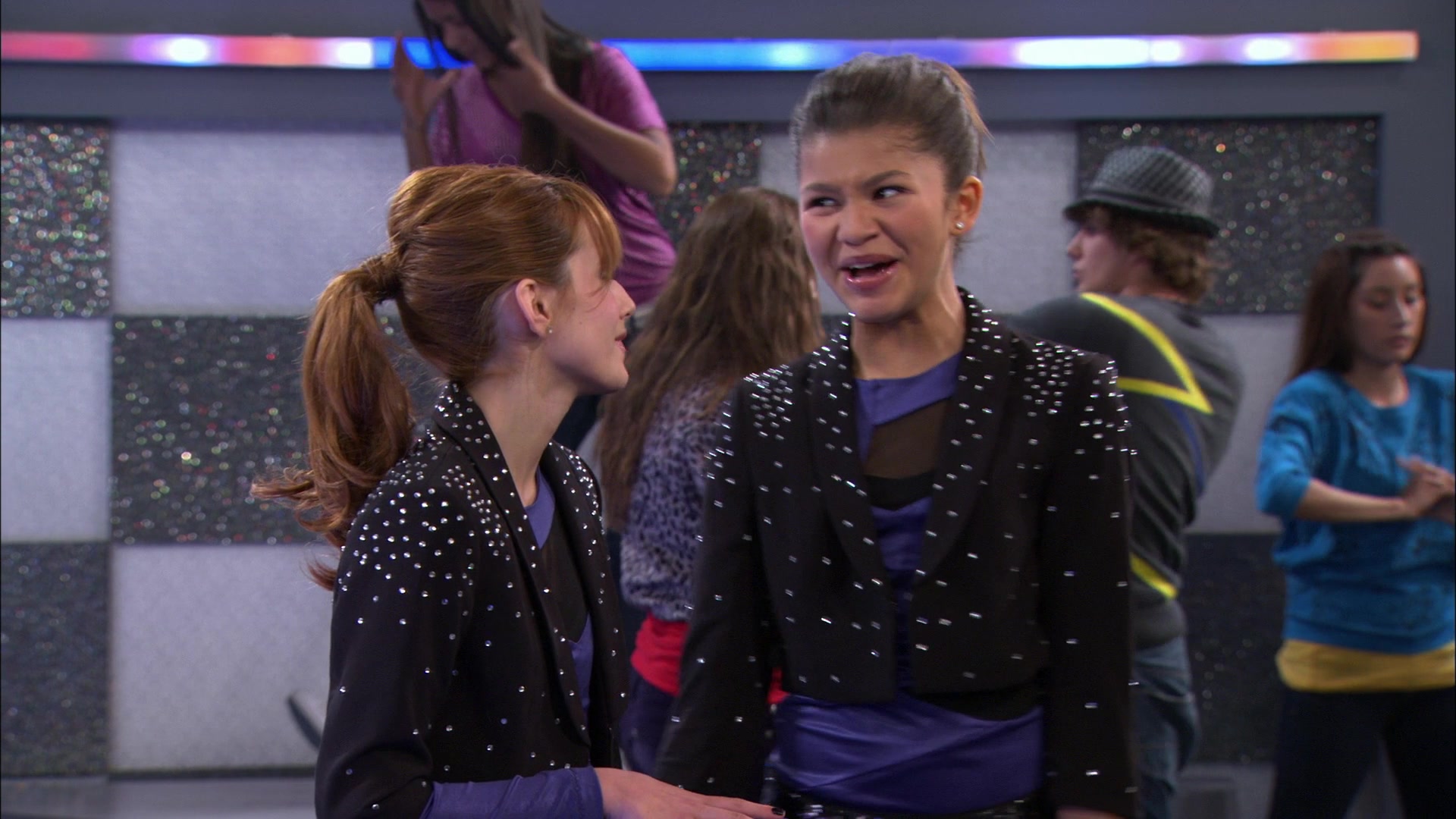 Shake_It_Up_S01E15_1080p_BTD_002772.jpg Shake_It_Up_S01E15_1080p_BTD_002772.jpg