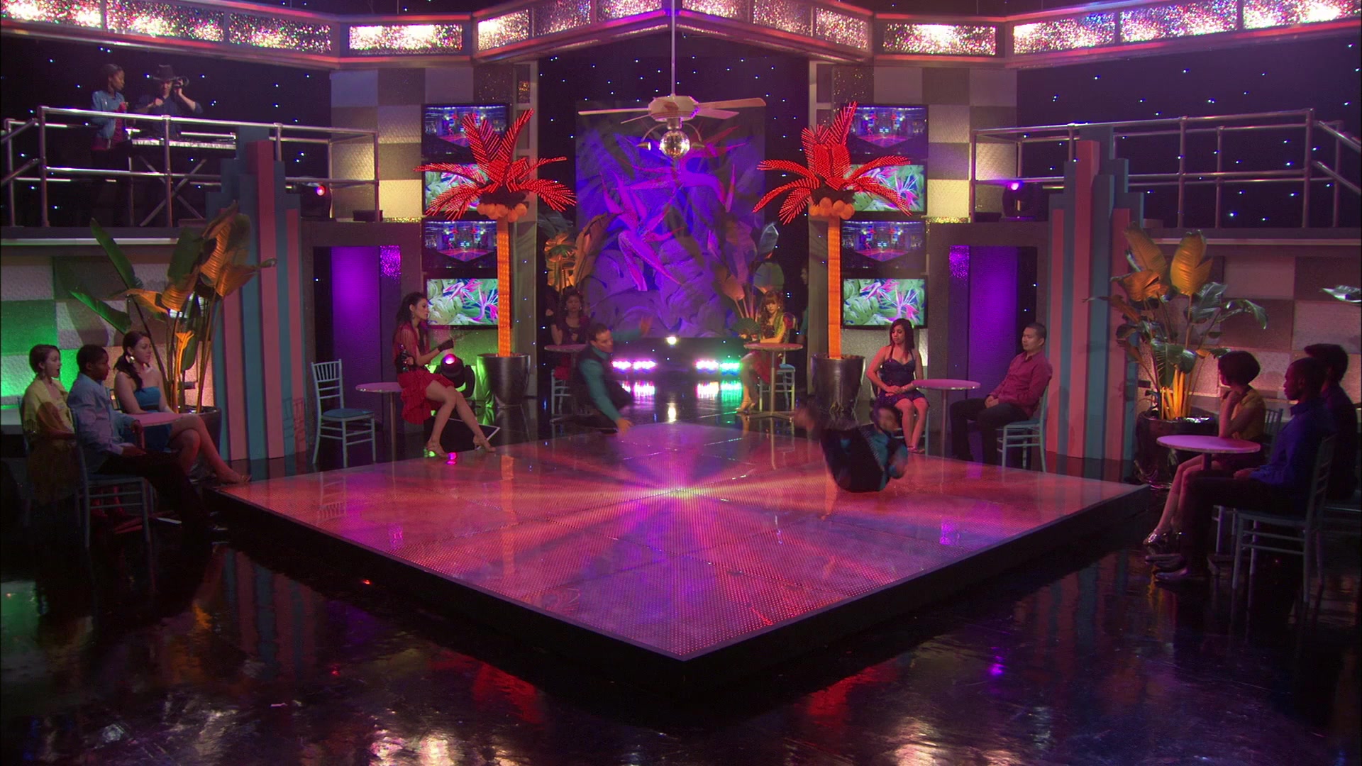 Shake_It_Up_S01E16_1080p_BTD_000962.jpg