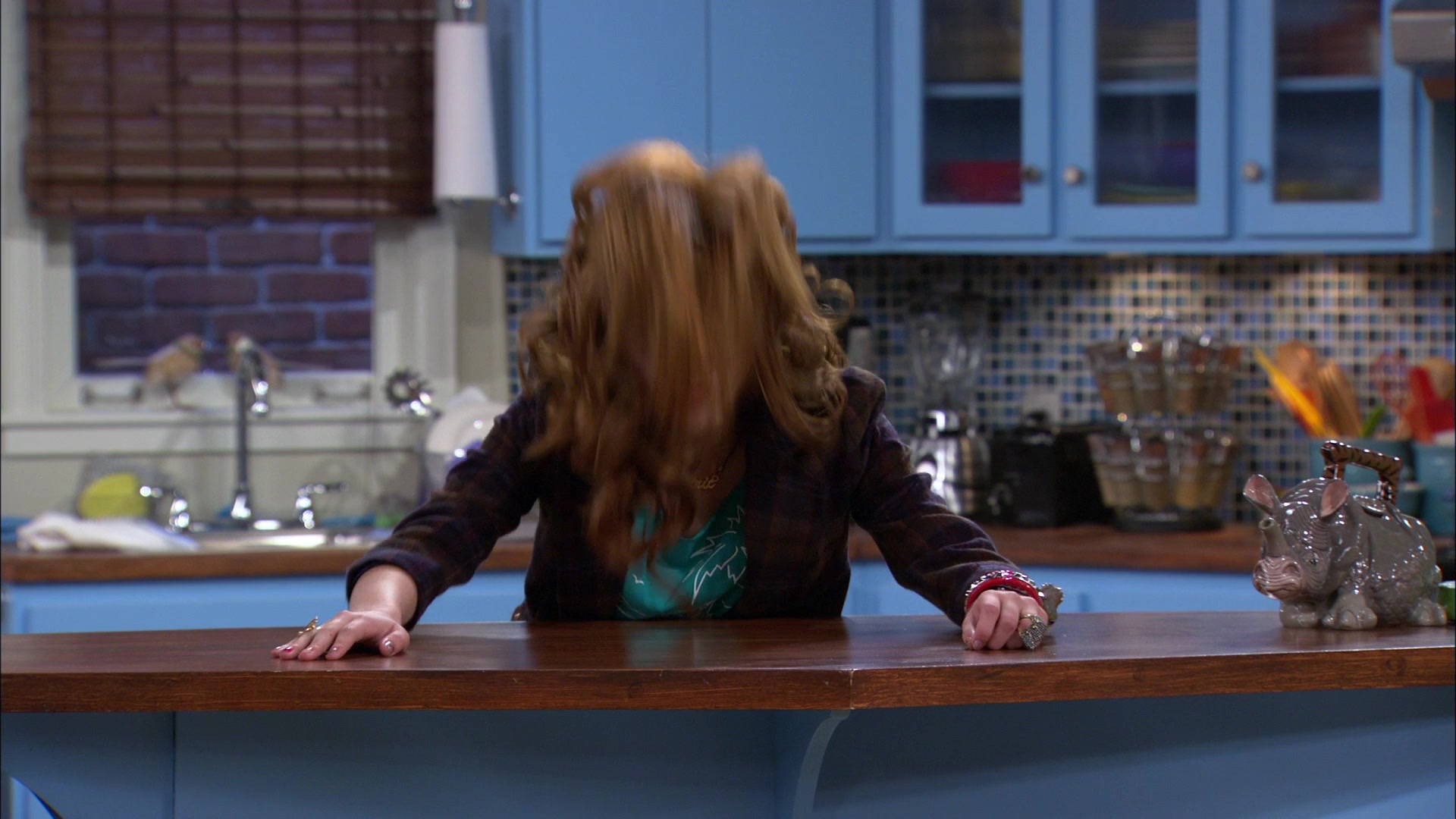 Shake_It_Up_S01E16_1080p_BTD_001738.jpg