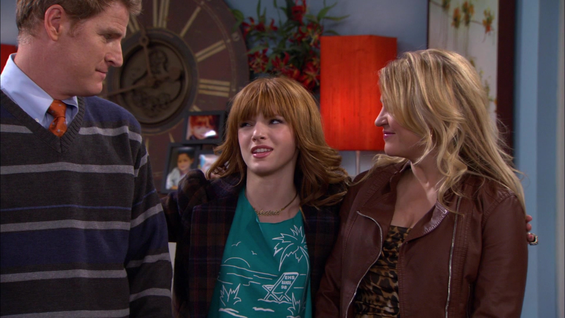 Shake_It_Up_S01E16_1080p_BTD_002006.jpg Shake_It_Up_S01E16_1080p_BTD_002006.jpg