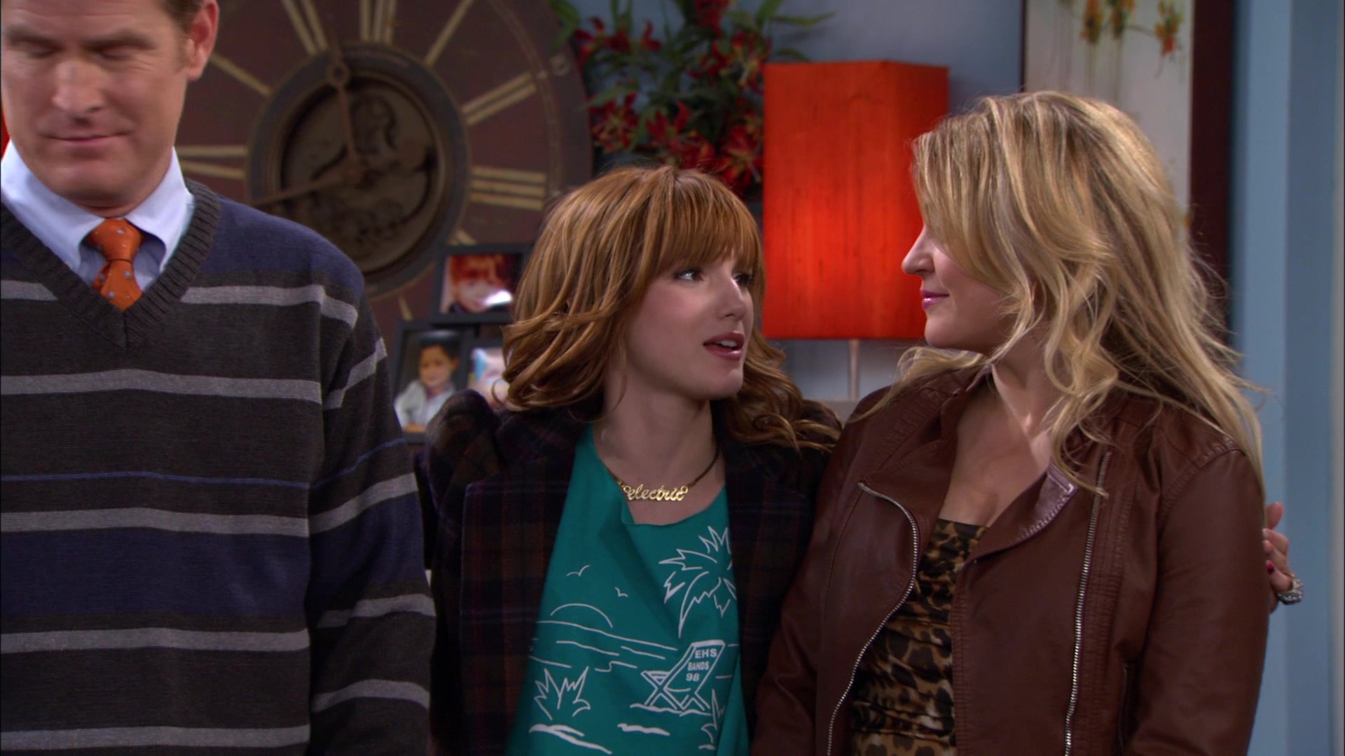 Shake_It_Up_S01E16_1080p_BTD_002009.jpg Shake_It_Up_S01E16_1080p_BTD_002009.jpg