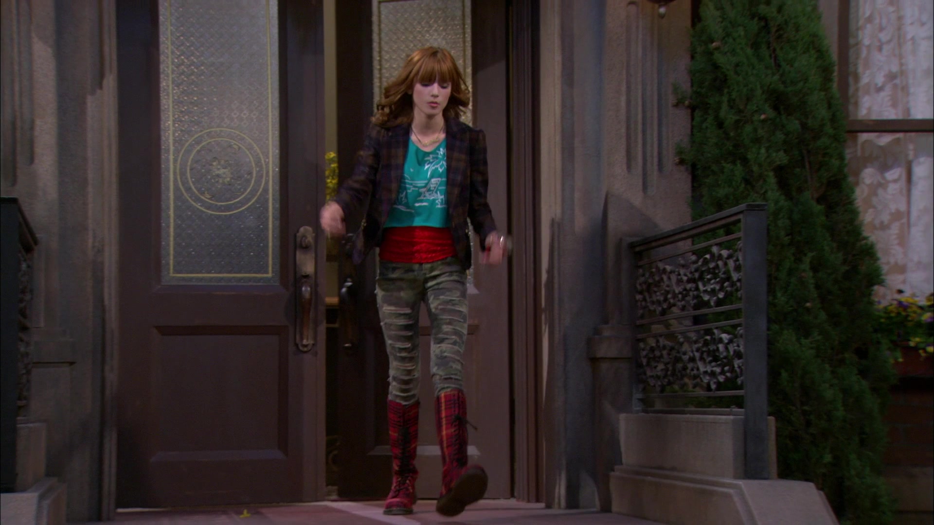 Shake_It_Up_S01E16_1080p_BTD_002230.jpg Shake_It_Up_S01E16_1080p_BTD_002230.jpg