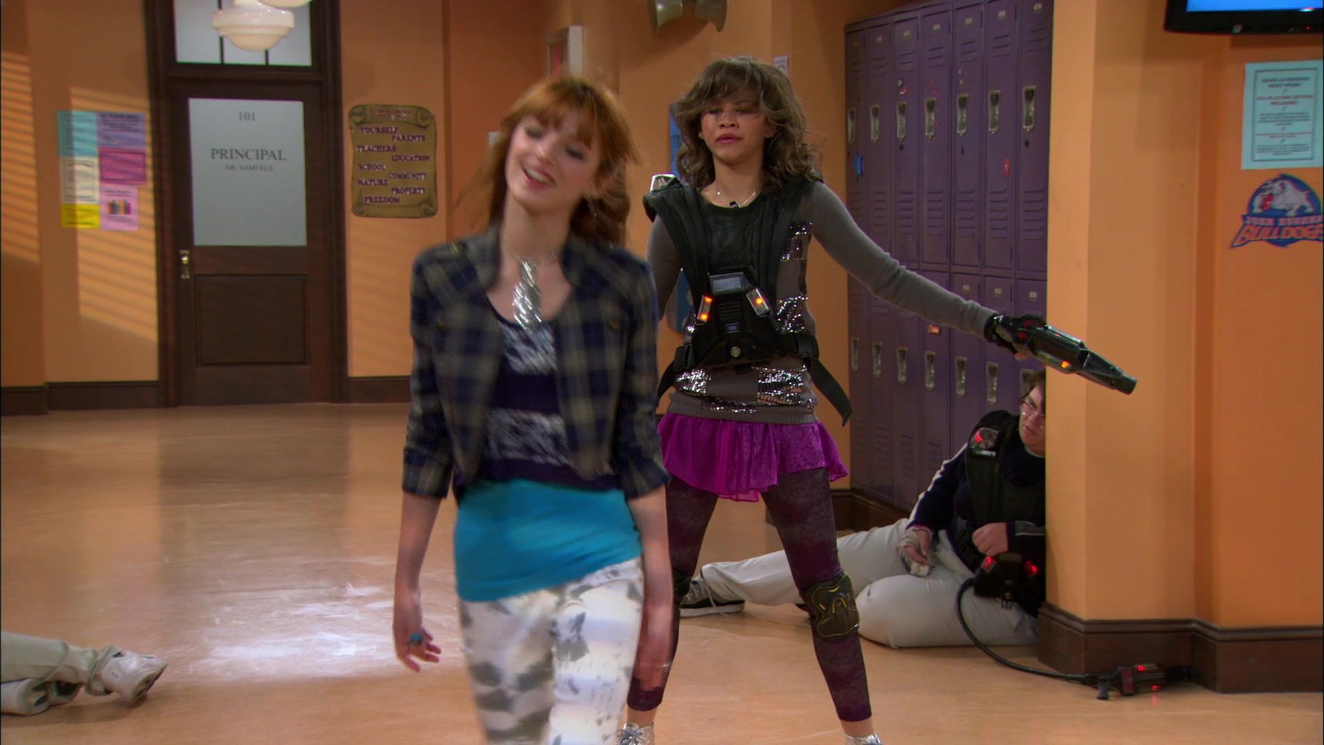 Shake_It_Up_S01E16_1080p_BTD_002363.jpg Shake_It_Up_S01E16_1080p_BTD_002363.jpg