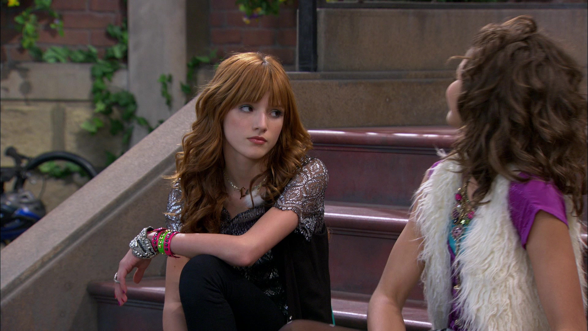 Shake_It_Up_S01E17_1080p_BTD_000925.jpg Shake_It_Up_S01E17_1080p_BTD_000925.jpg