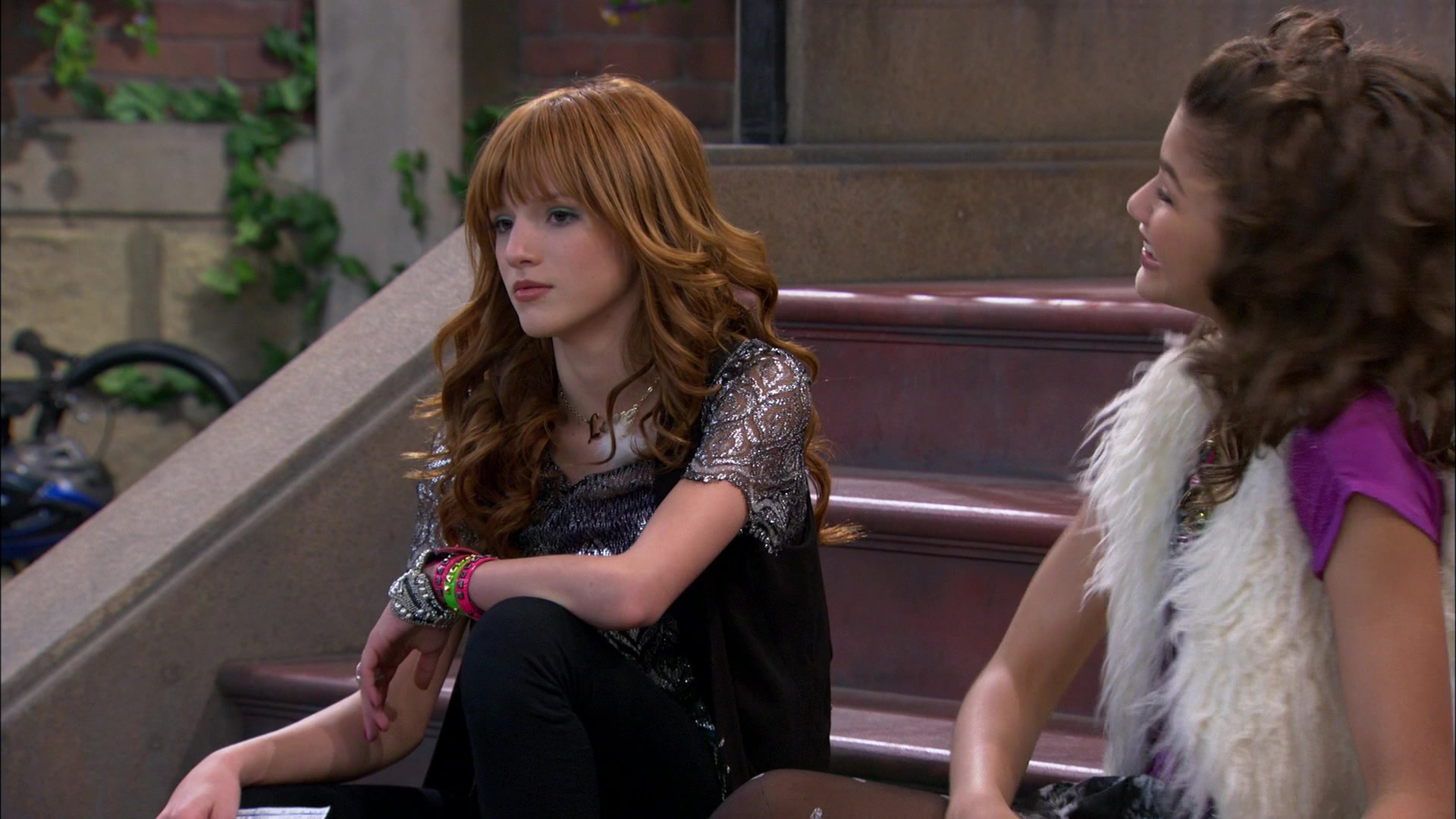 Shake_It_Up_S01E17_1080p_BTD_000930.jpg Shake_It_Up_S01E17_1080p_BTD_000930.jpg