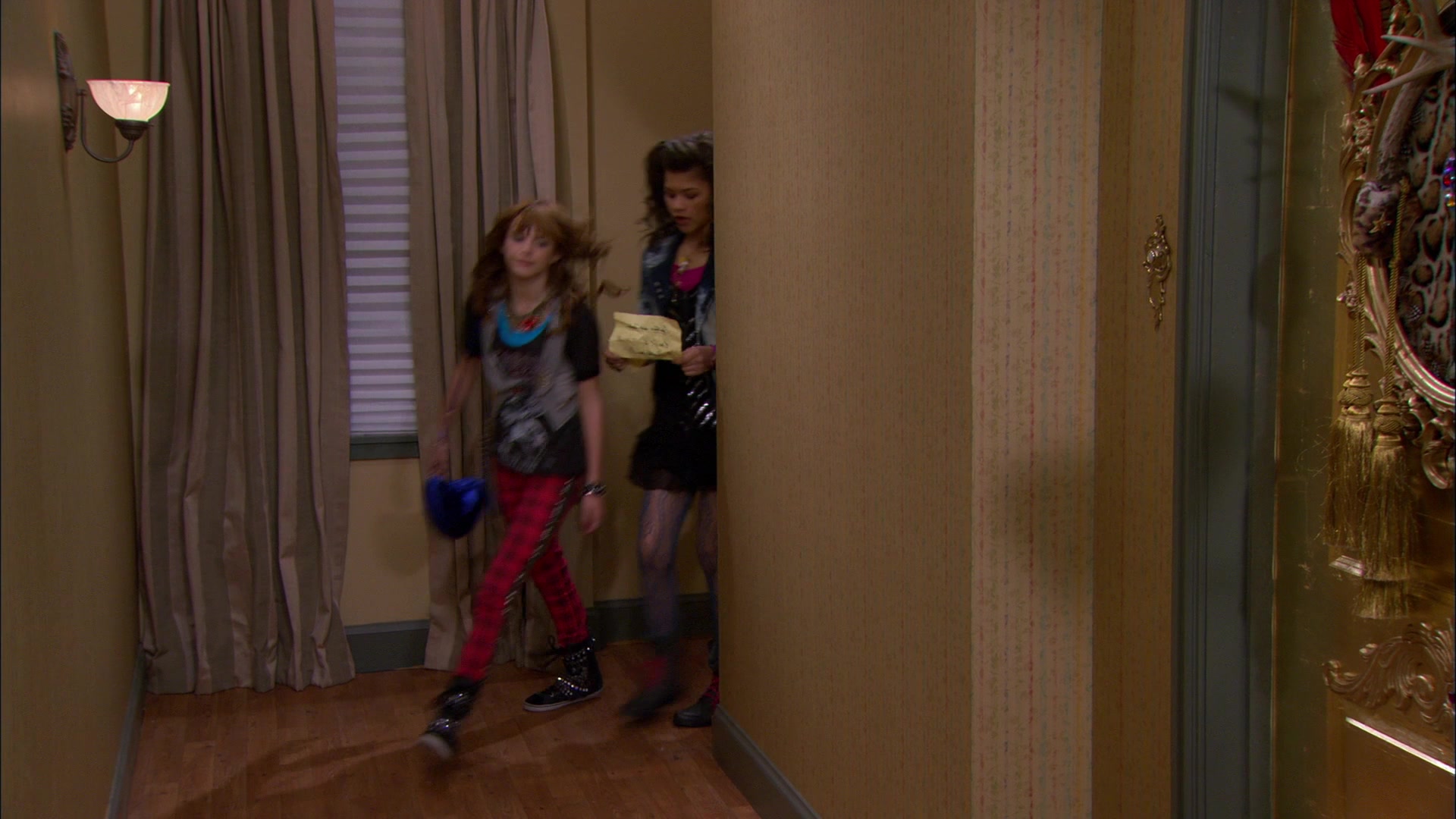 Shake_It_Up_S01E17_1080p_BTD_001080.jpg Shake_It_Up_S01E17_1080p_BTD_001080.jpg