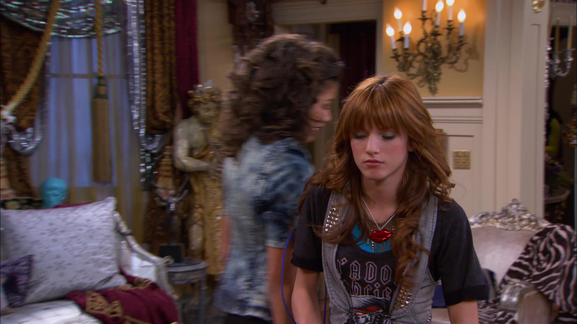Shake_It_Up_S01E17_1080p_BTD_002737.jpg Shake_It_Up_S01E17_1080p_BTD_002737.jpg