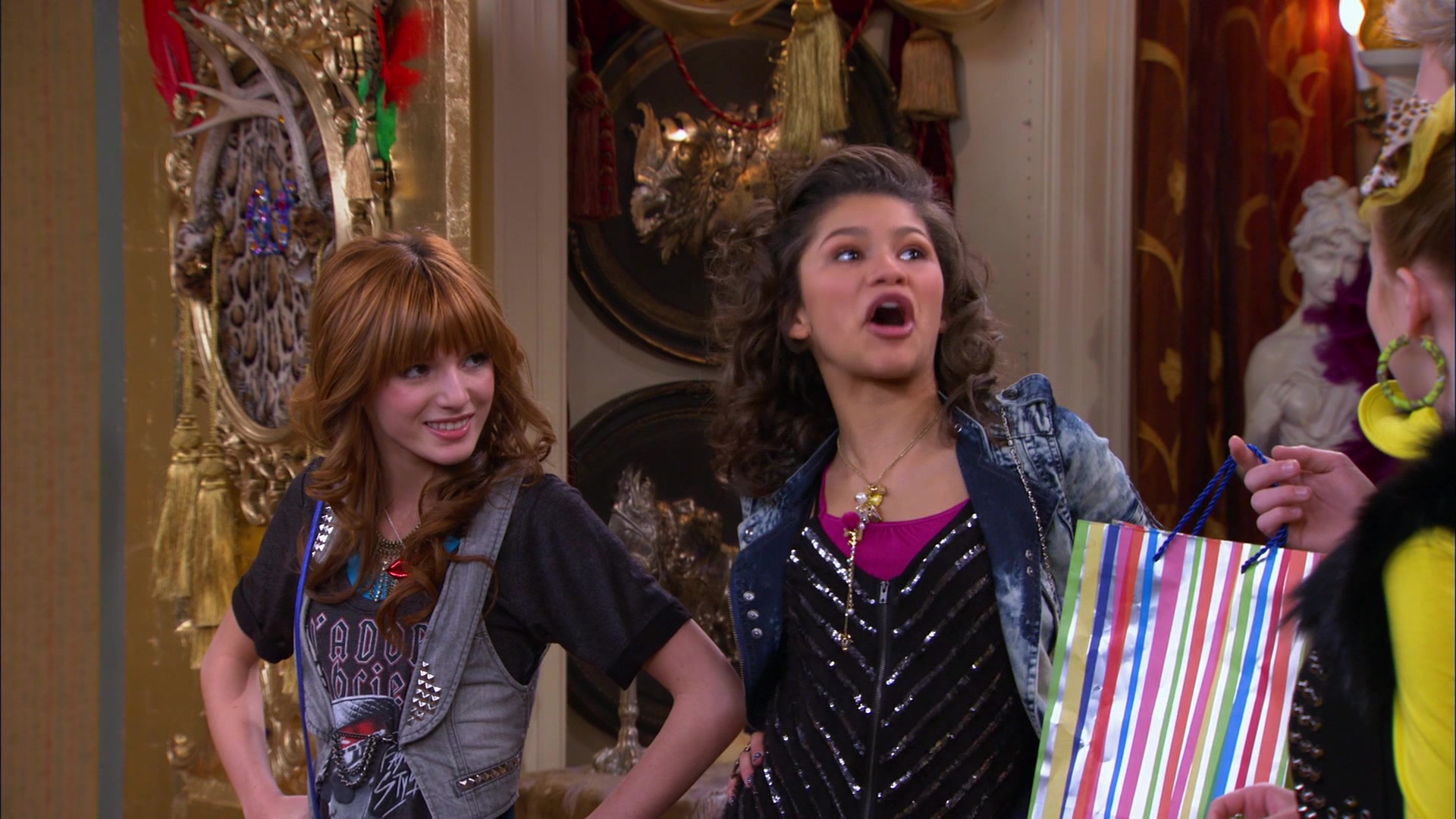 Shake_It_Up_S01E17_1080p_BTD_002785.jpg