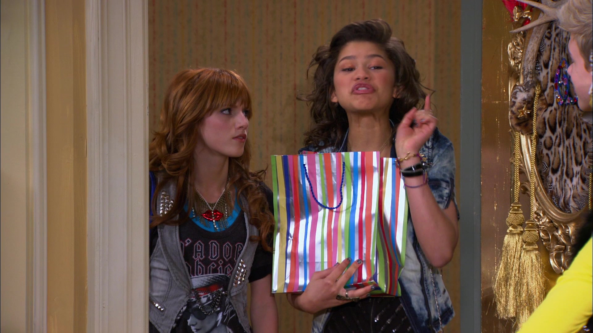 Shake_It_Up_S01E17_1080p_BTD_002889.jpg Shake_It_Up_S01E17_1080p_BTD_002889.jpg