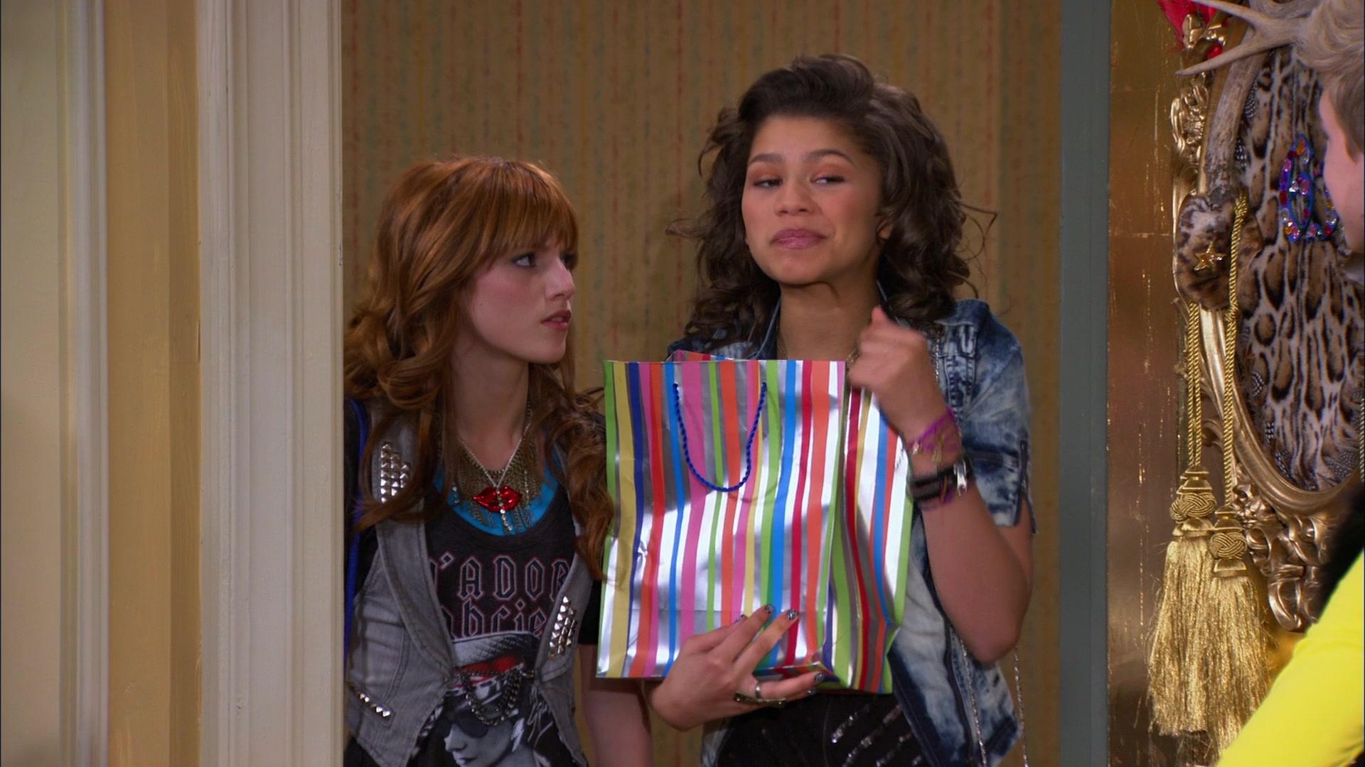 Shake_It_Up_S01E17_1080p_BTD_002890.jpg Shake_It_Up_S01E17_1080p_BTD_002890.jpg