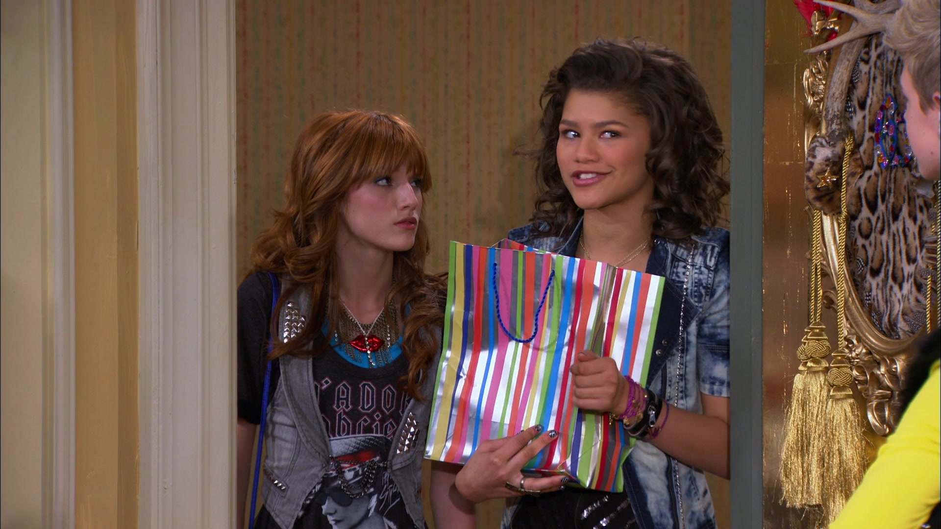 Shake_It_Up_S01E17_1080p_BTD_002894.jpg Shake_It_Up_S01E17_1080p_BTD_002894.jpg