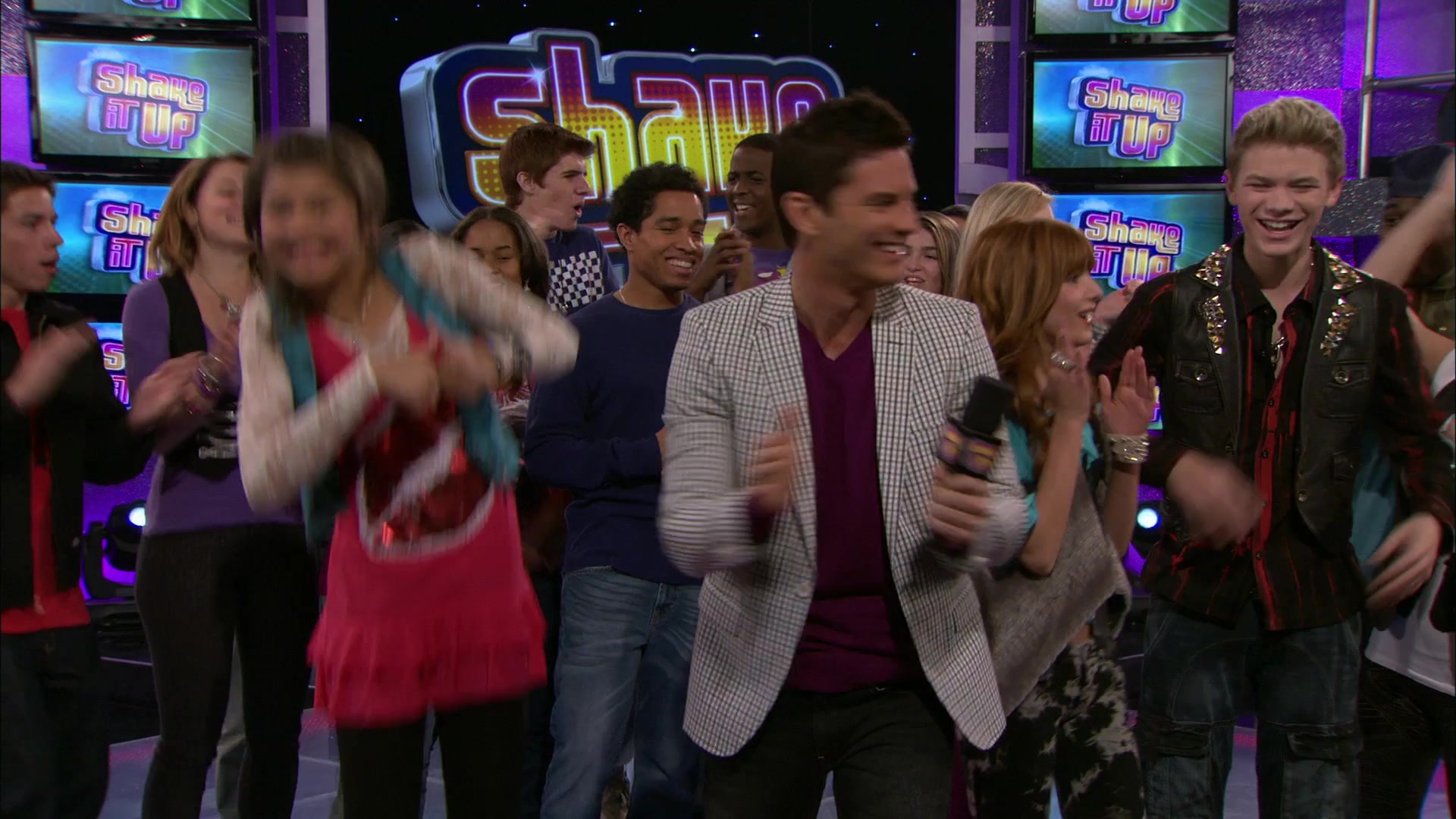 Shake_It_Up_S01E18_1080p_BTD_000147.jpg Shake_It_Up_S01E18_1080p_BTD_000147.jpg