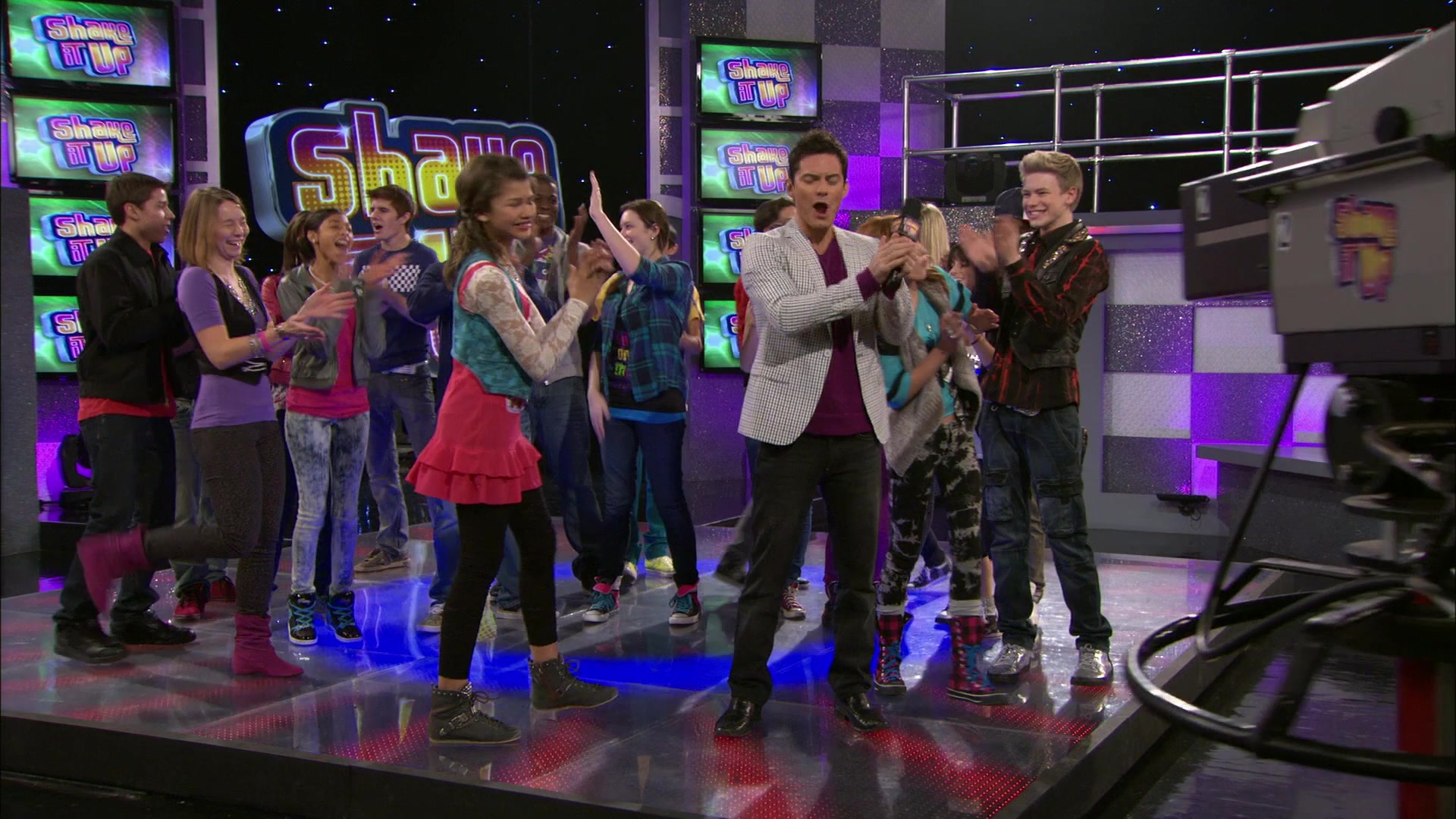 Shake_It_Up_S01E18_1080p_BTD_000149.jpg Shake_It_Up_S01E18_1080p_BTD_000149.jpg