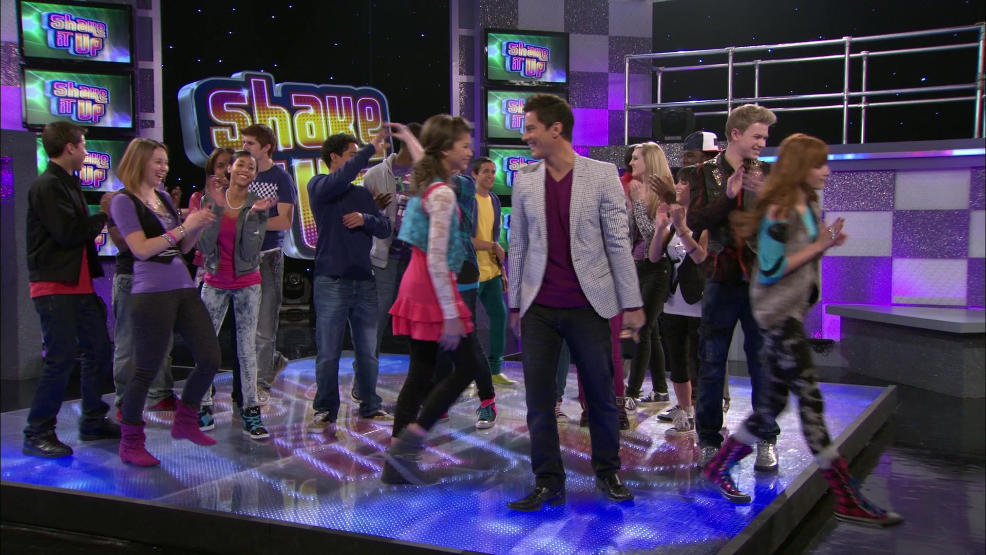 Shake_It_Up_S01E18_1080p_BTD_000151.jpg