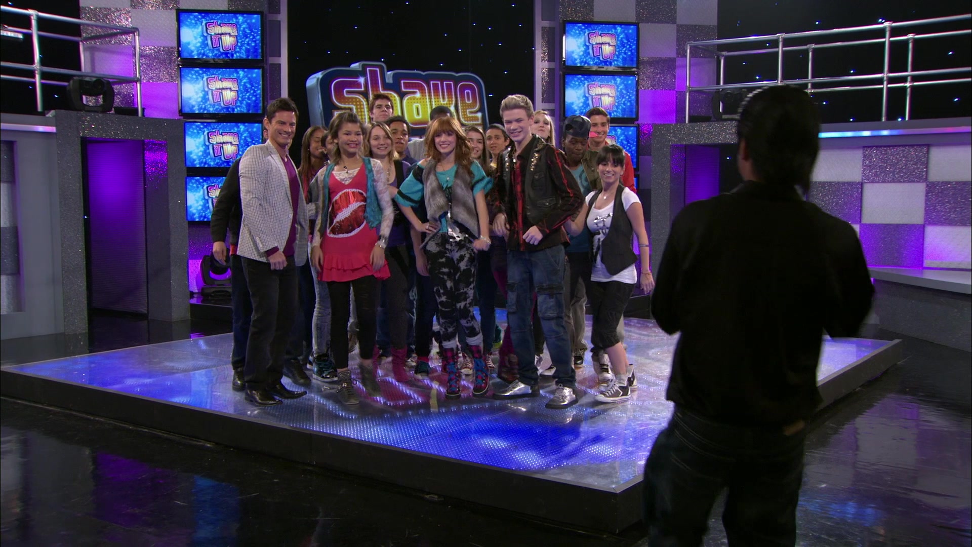 Shake_It_Up_S01E18_1080p_BTD_000187.jpg