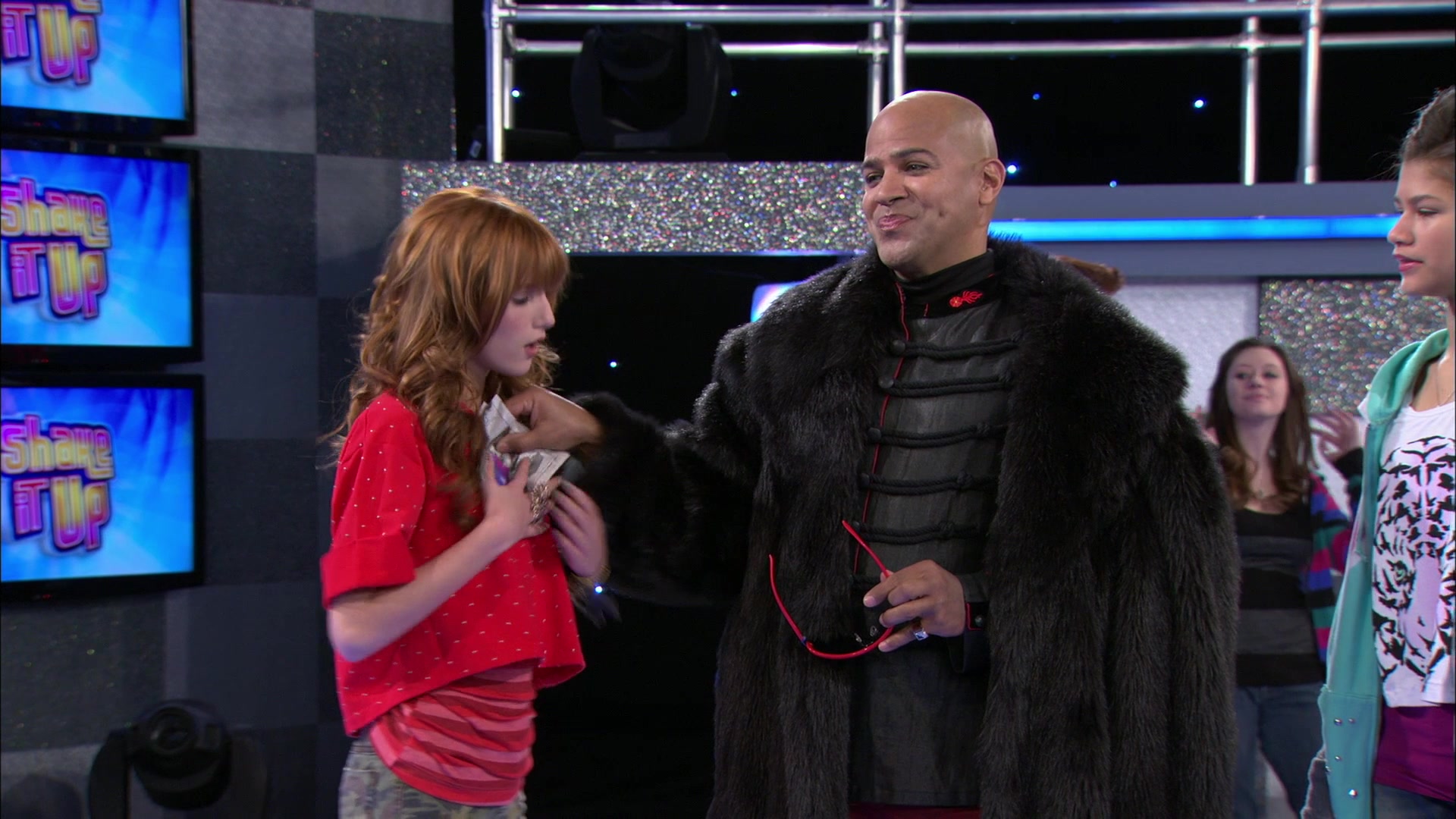 Shake_It_Up_S01E18_1080p_BTD_000541.jpg
