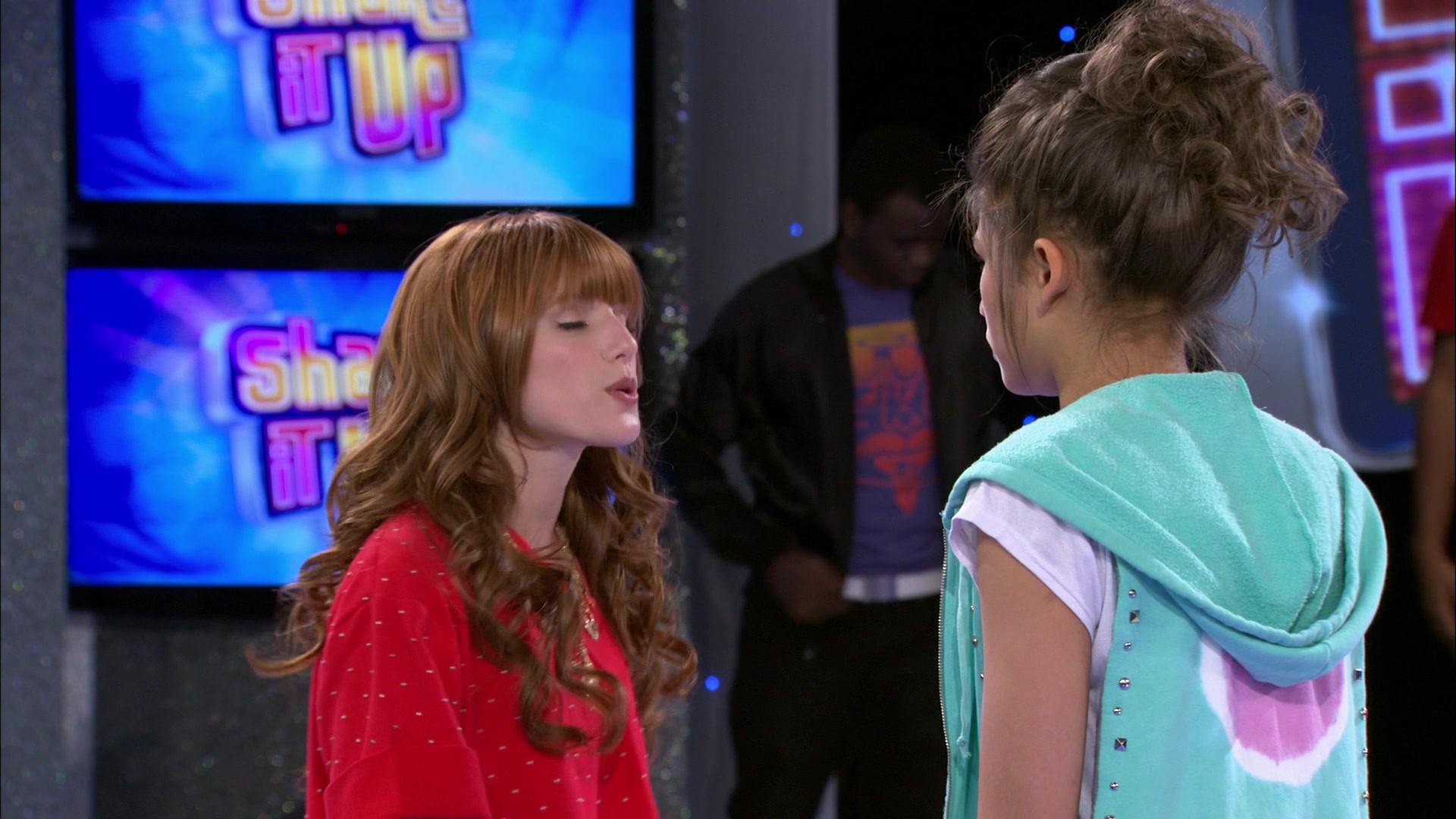 Shake_It_Up_S01E18_1080p_BTD_000635.jpg