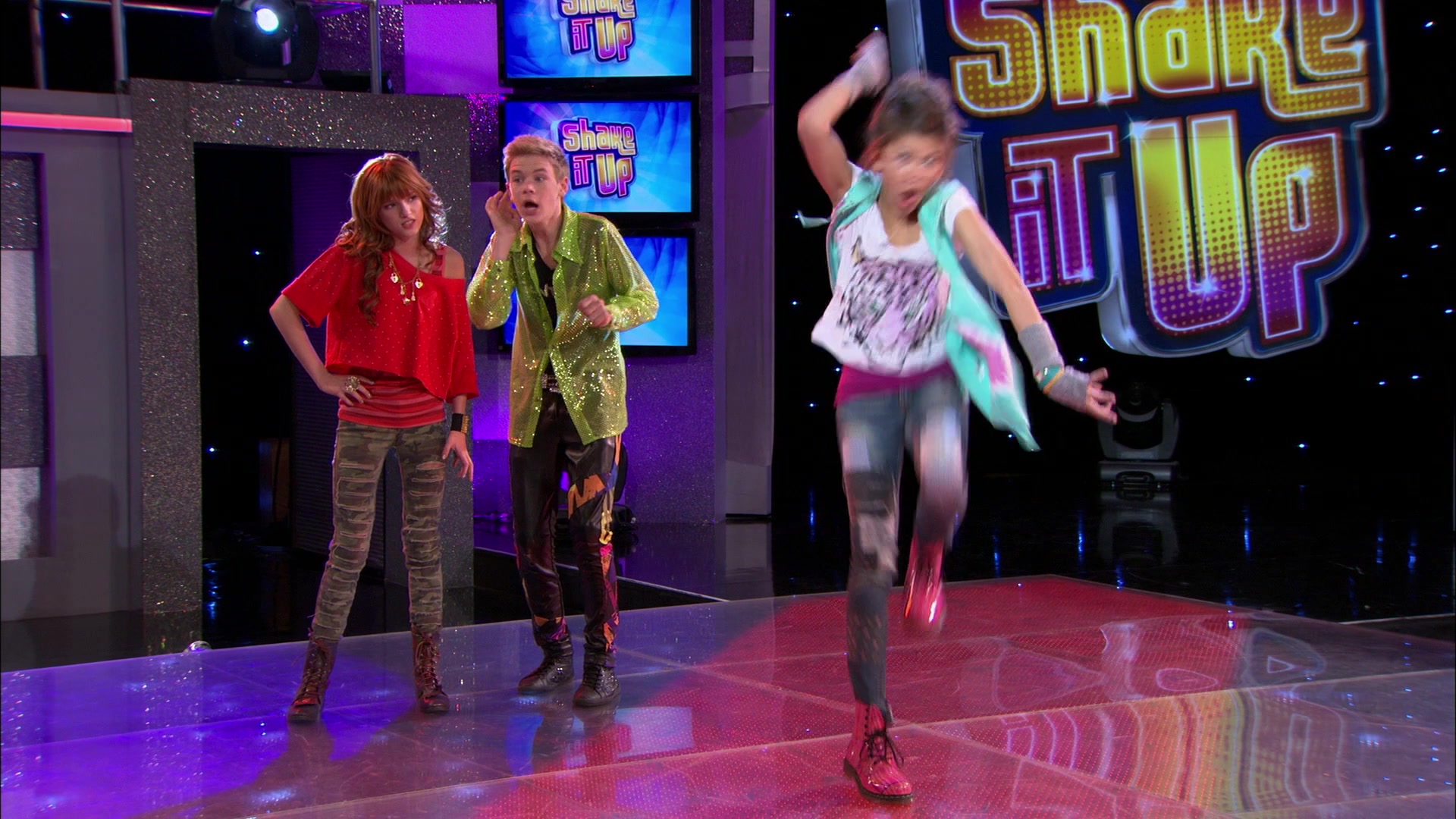 Shake_It_Up_S01E18_1080p_BTD_001013.jpg