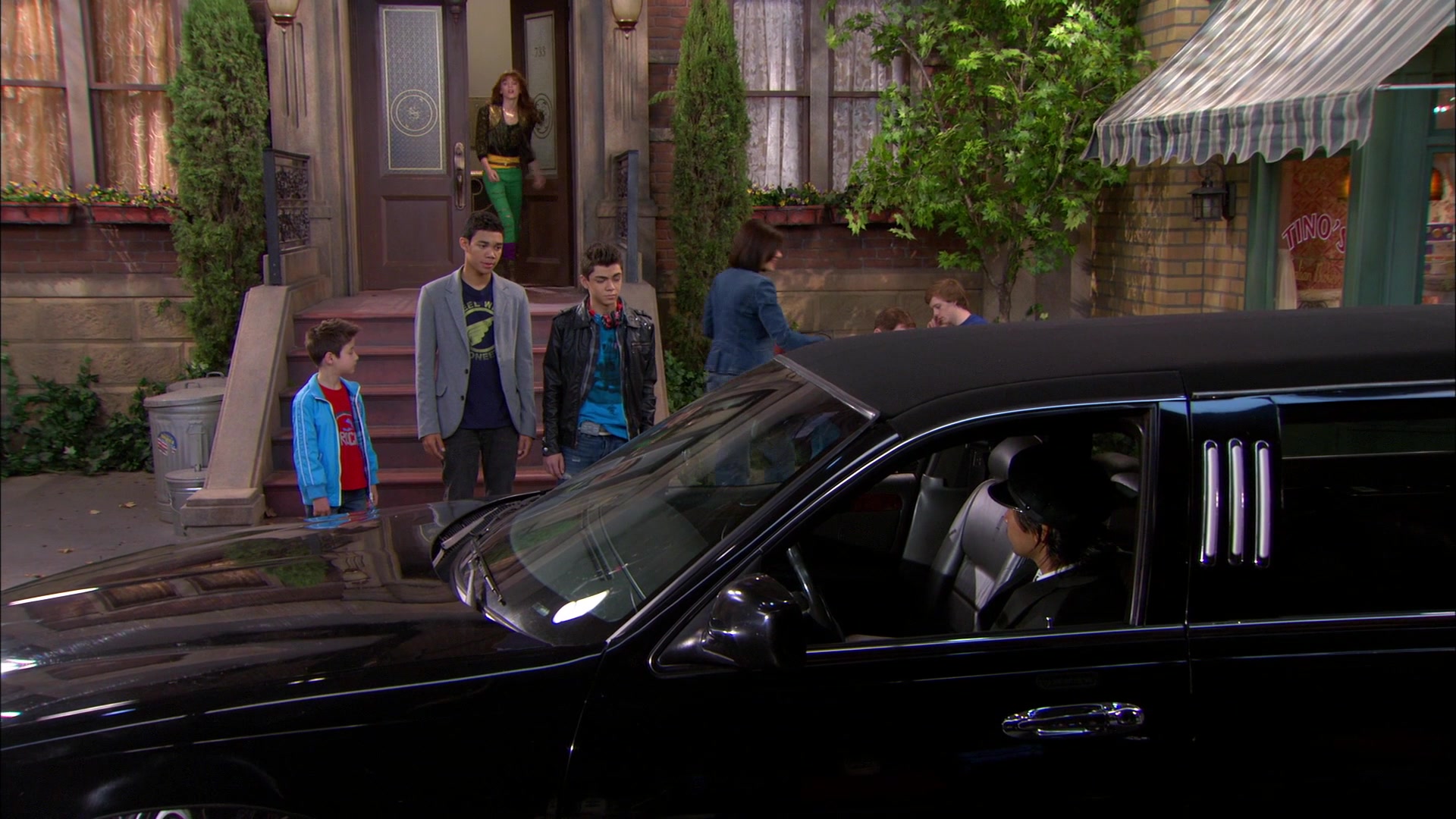 Shake_It_Up_S01E18_1080p_BTD_002485.jpg Shake_It_Up_S01E18_1080p_BTD_002485.jpg