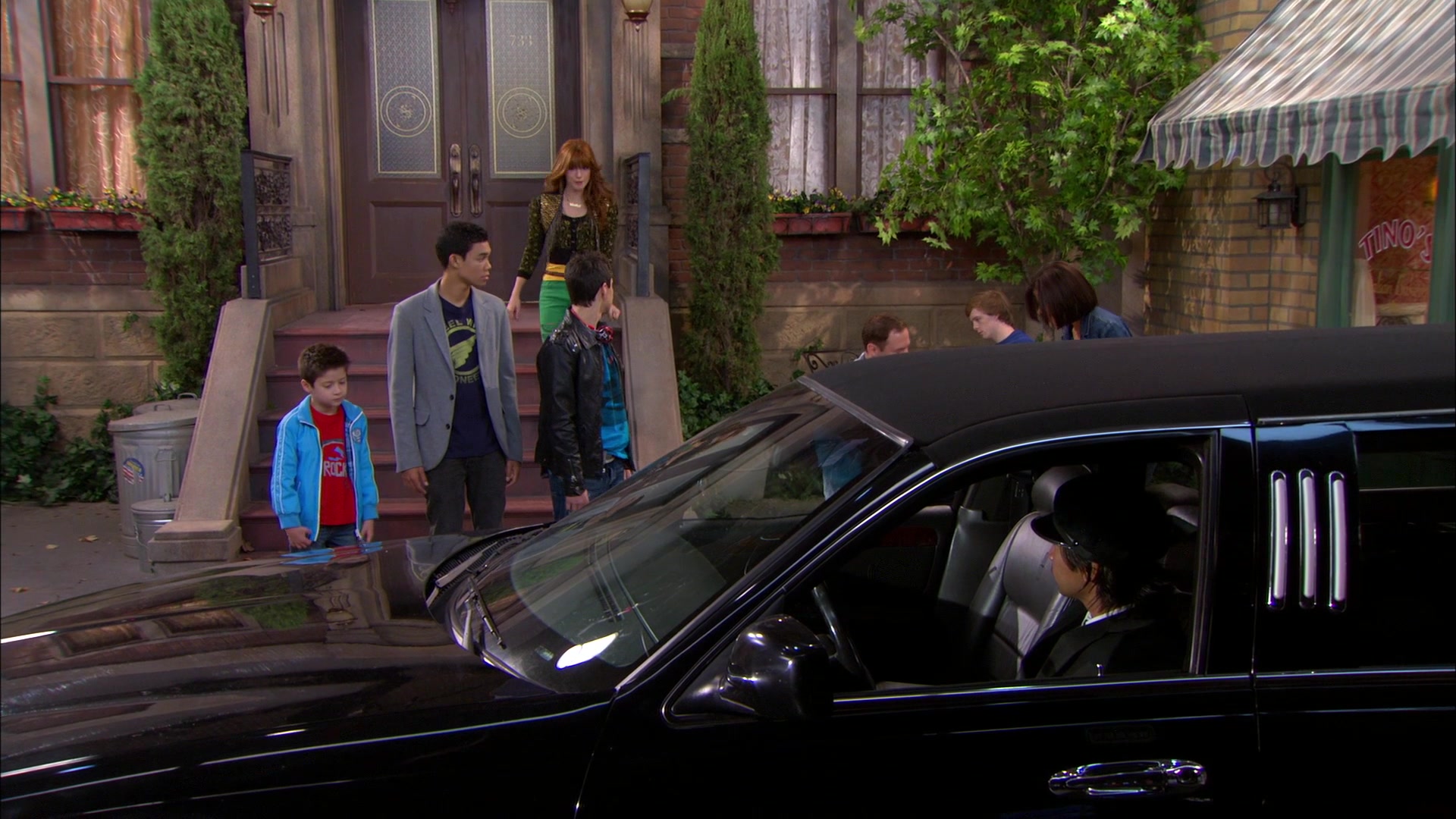 Shake_It_Up_S01E18_1080p_BTD_002492.jpg