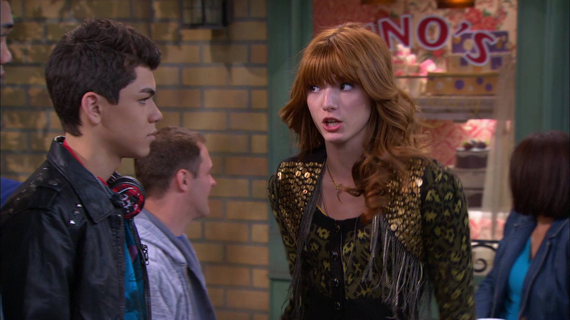Shake_It_Up_S01E18_1080p_BTD_002498.jpg Shake_It_Up_S01E18_1080p_BTD_002498.jpg