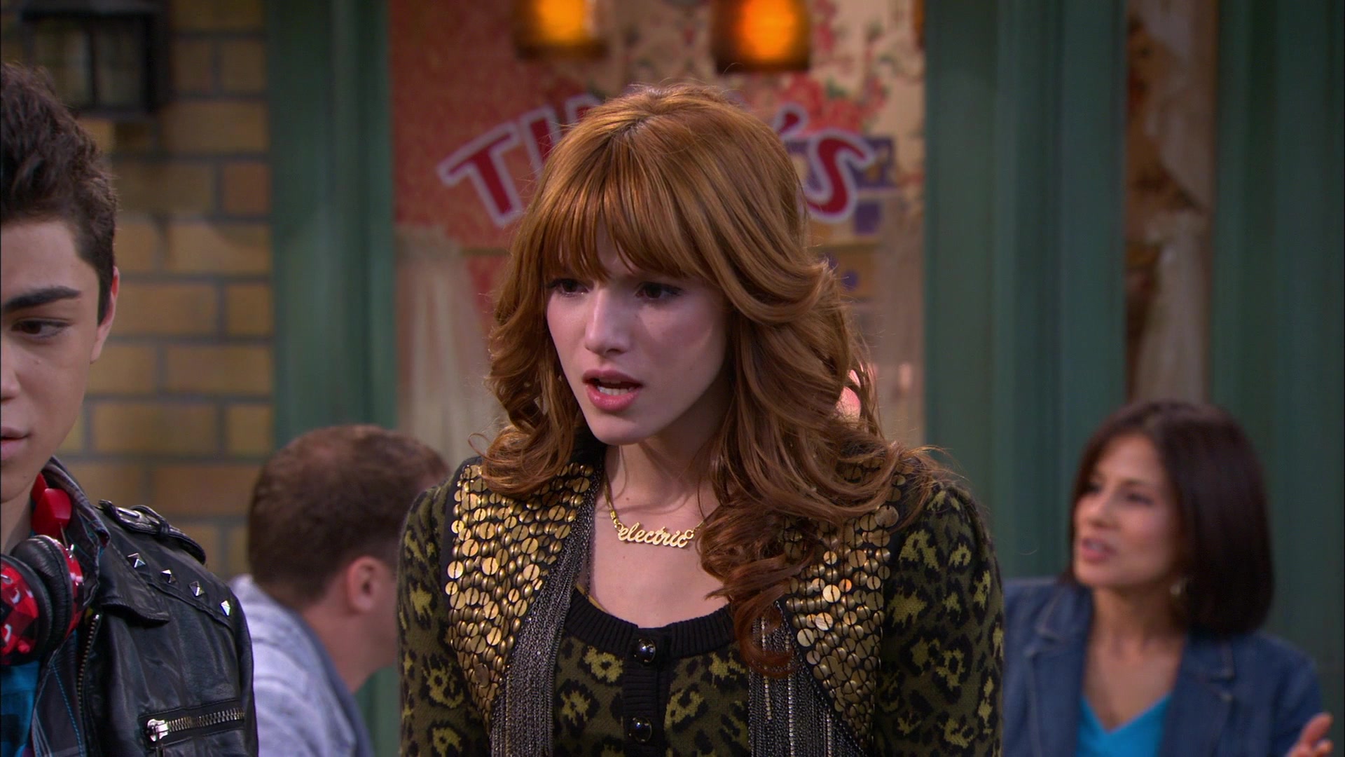 Shake_It_Up_S01E18_1080p_BTD_002544.jpg