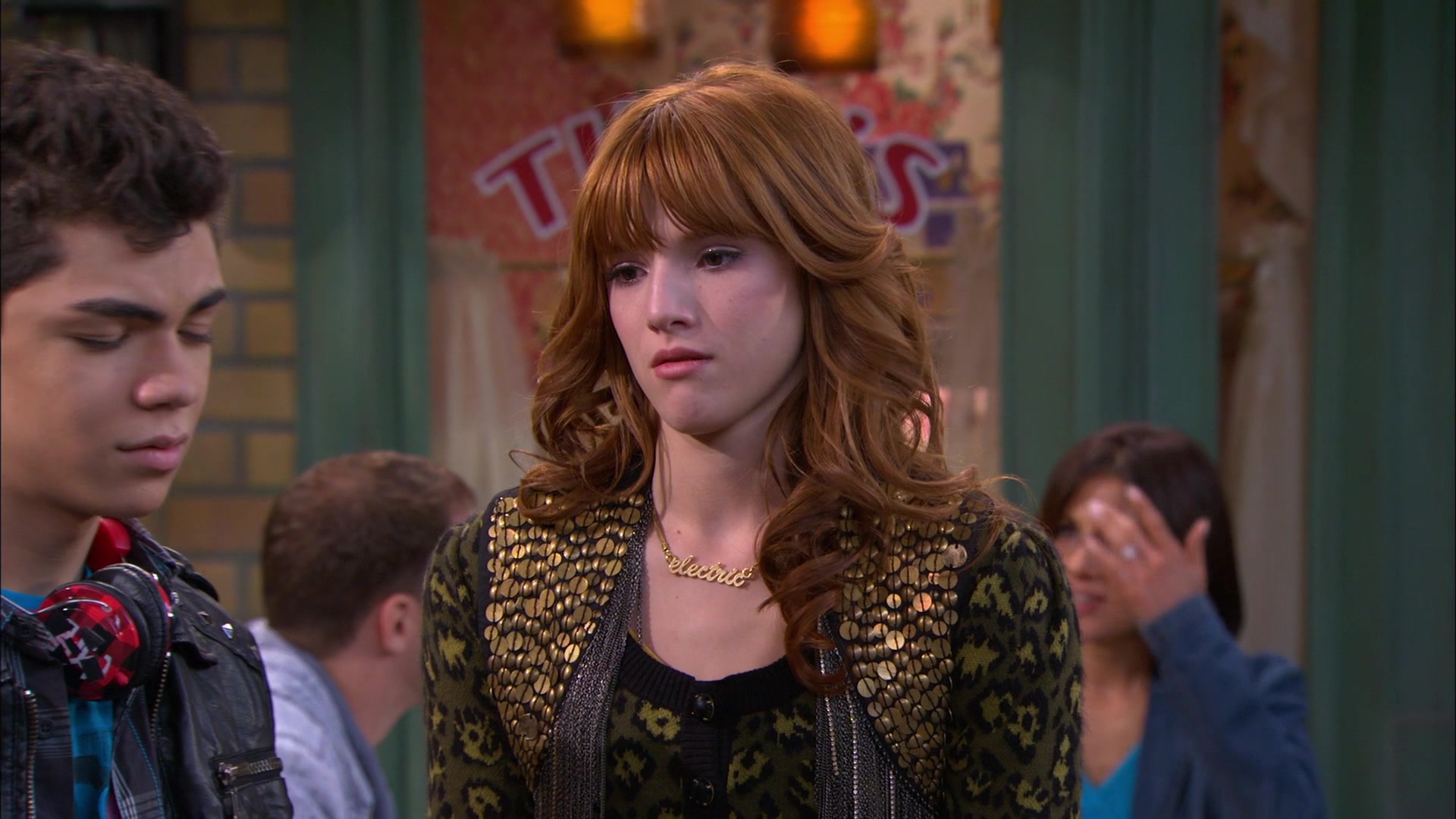 Shake_It_Up_S01E18_1080p_BTD_002549.jpg Shake_It_Up_S01E18_1080p_BTD_002549.jpg