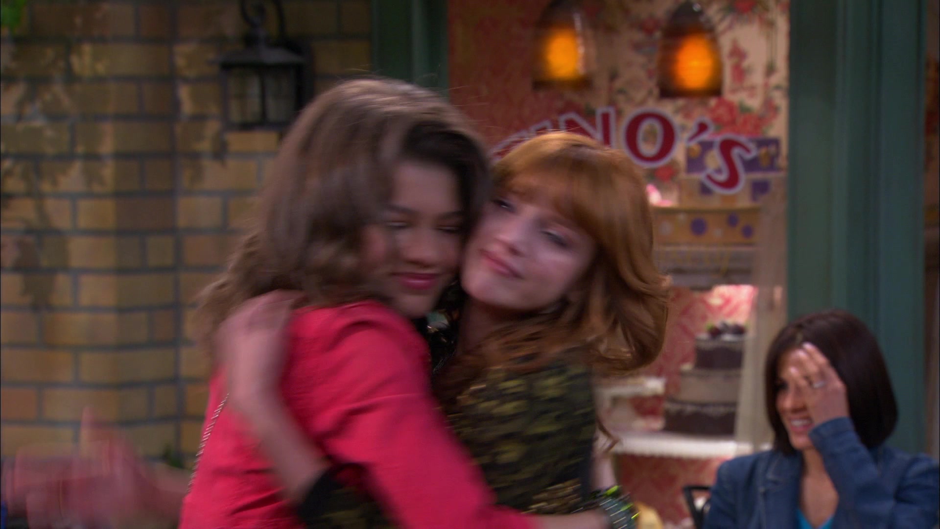 Shake_It_Up_S01E18_1080p_BTD_002617.jpg