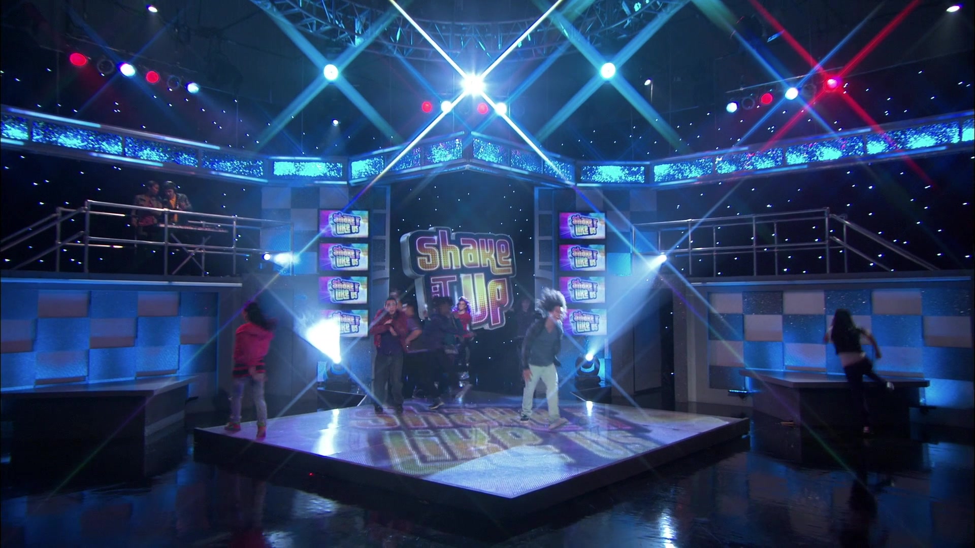 Shake_It_Up_S01E19_1080p_000060.jpg Shake_It_Up_S01E19_1080p_000060.jpg
