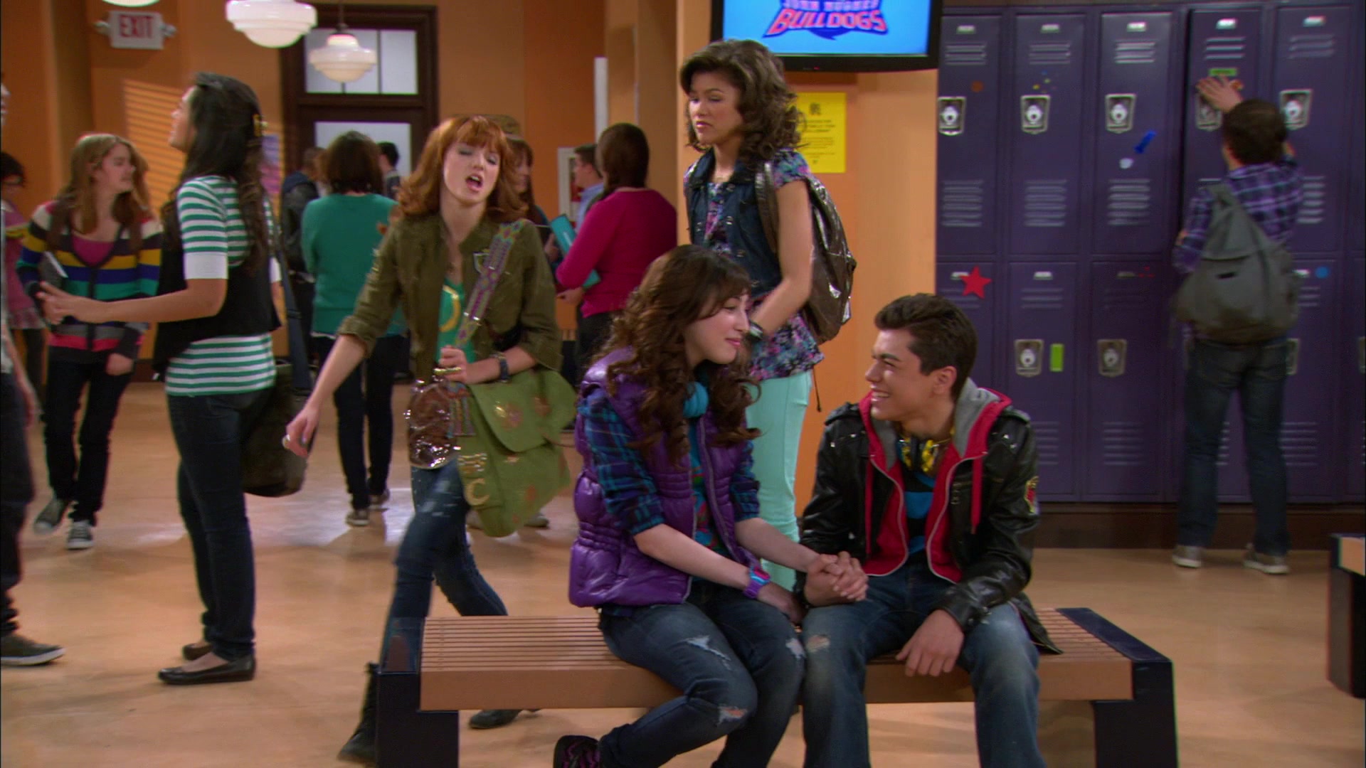 Shake_It_Up_S01E19_1080p_000352.jpg