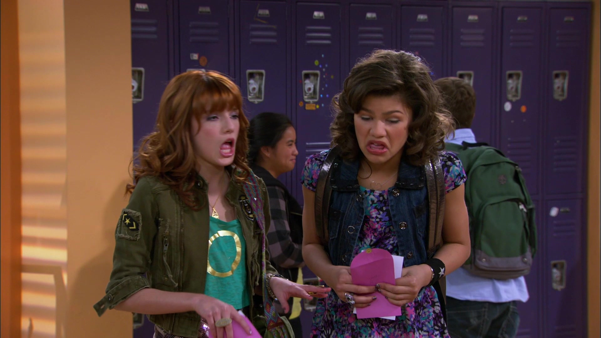Shake_It_Up_S01E19_1080p_000505.jpg