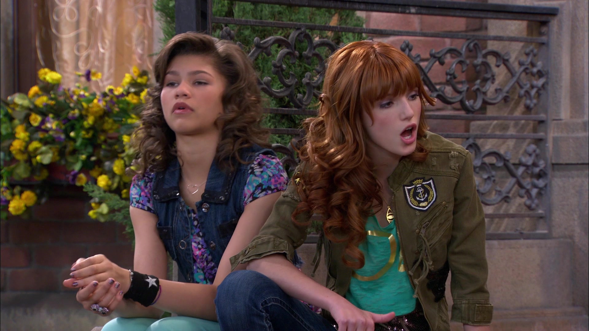 Shake_It_Up_S01E19_1080p_001037.jpg Shake_It_Up_S01E19_1080p_001037.jpg