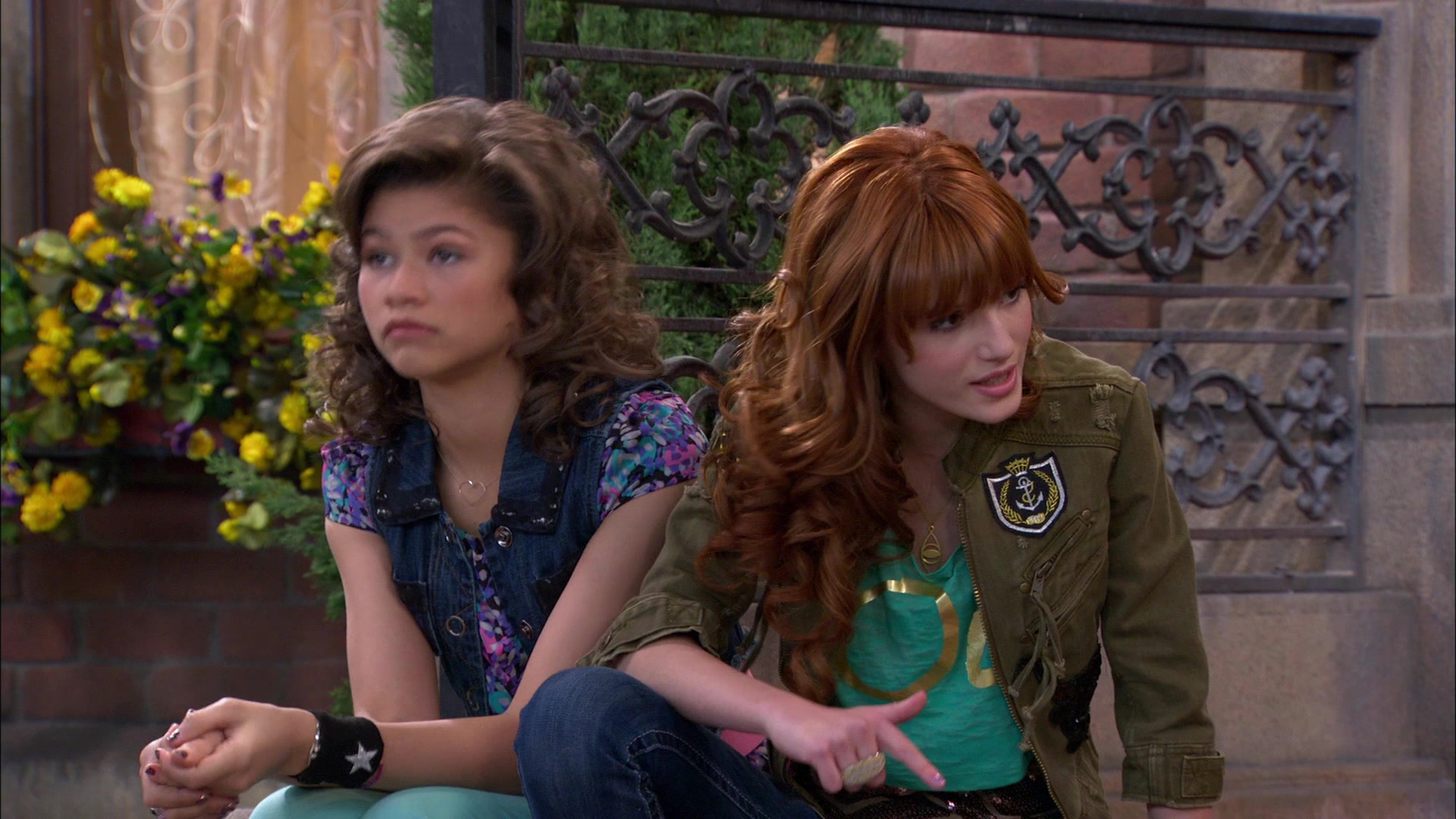 Shake_It_Up_S01E19_1080p_001039.jpg Shake_It_Up_S01E19_1080p_001039.jpg