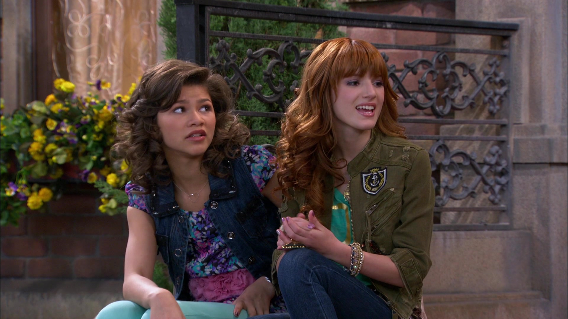 Shake_It_Up_S01E19_1080p_001058.jpg Shake_It_Up_S01E19_1080p_001058.jpg