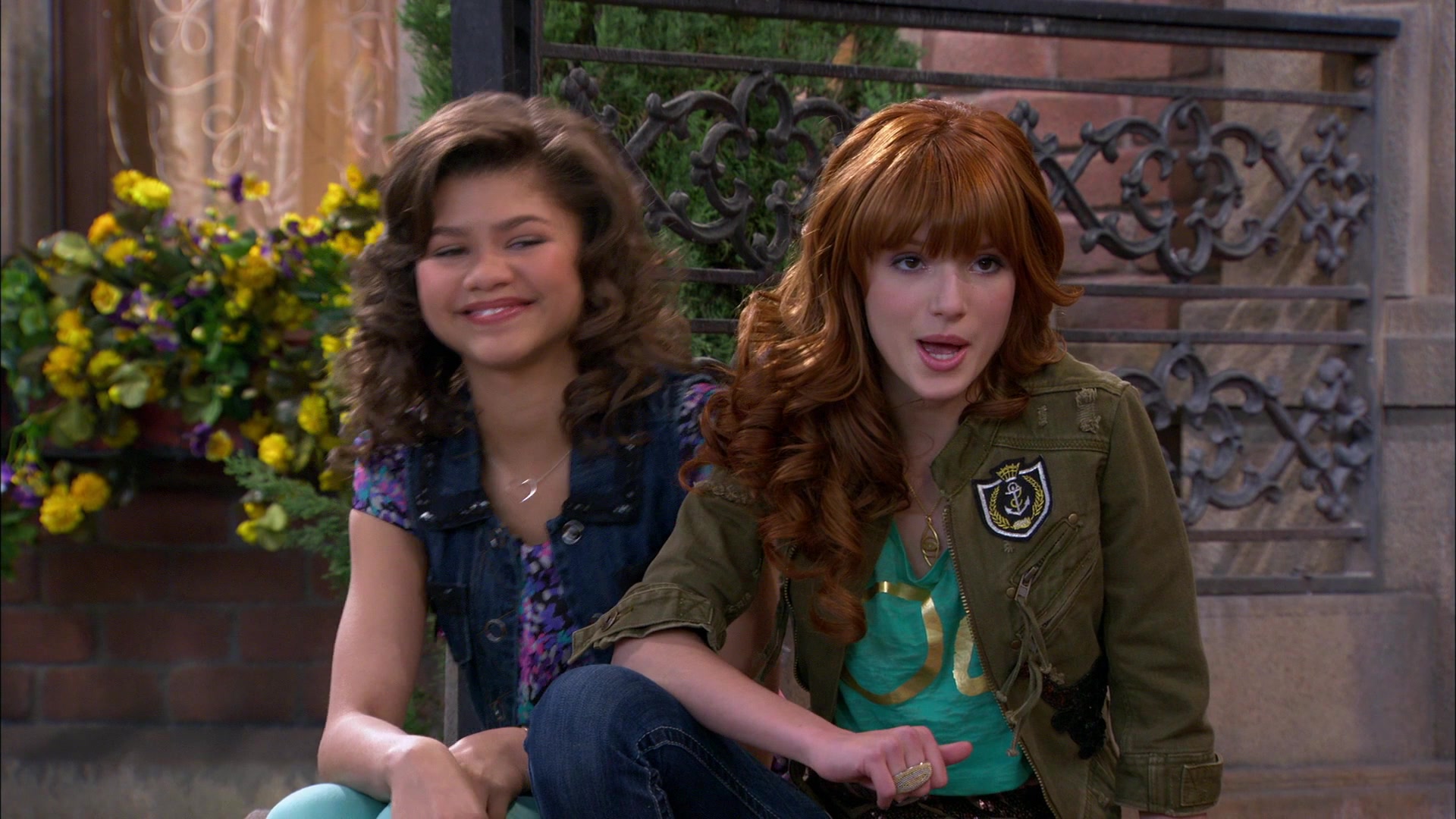 Shake_It_Up_S01E19_1080p_001081.jpg Shake_It_Up_S01E19_1080p_001081.jpg