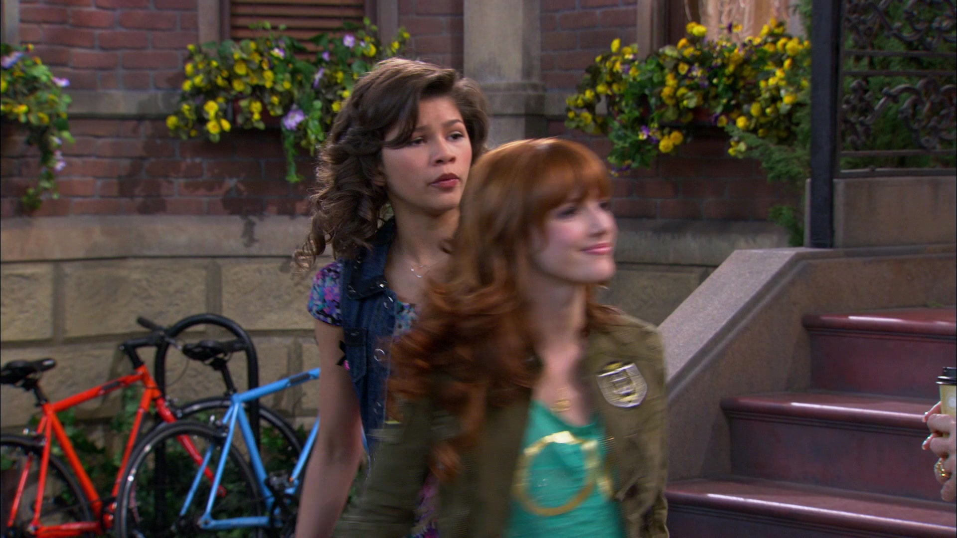 Shake_It_Up_S01E19_1080p_001148.jpg