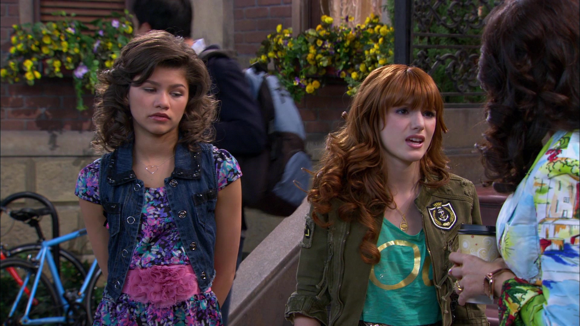 Shake_It_Up_S01E19_1080p_001166.jpg