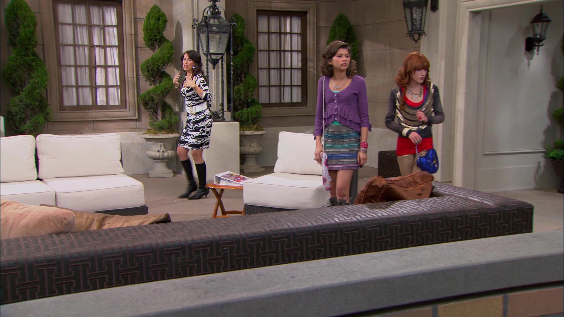 Shake_It_Up_S01E19_1080p_001502.jpg Shake_It_Up_S01E19_1080p_001502.jpg