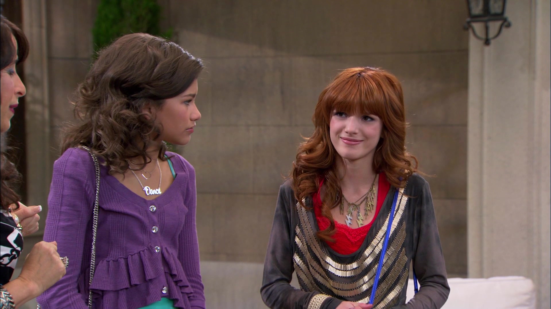 Shake_It_Up_S01E19_1080p_001555.jpg