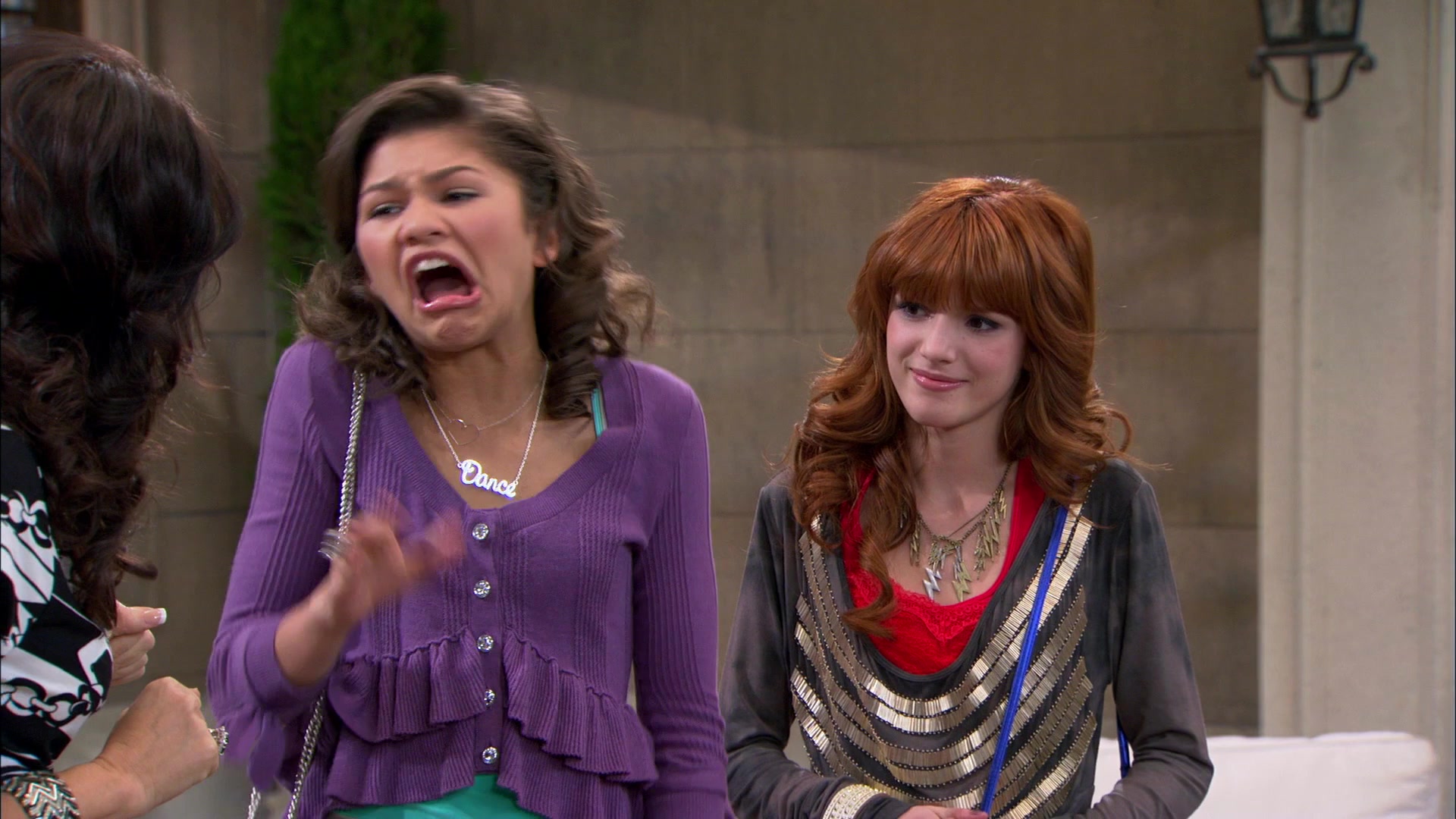 Shake_It_Up_S01E19_1080p_001558.jpg Shake_It_Up_S01E19_1080p_001558.jpg
