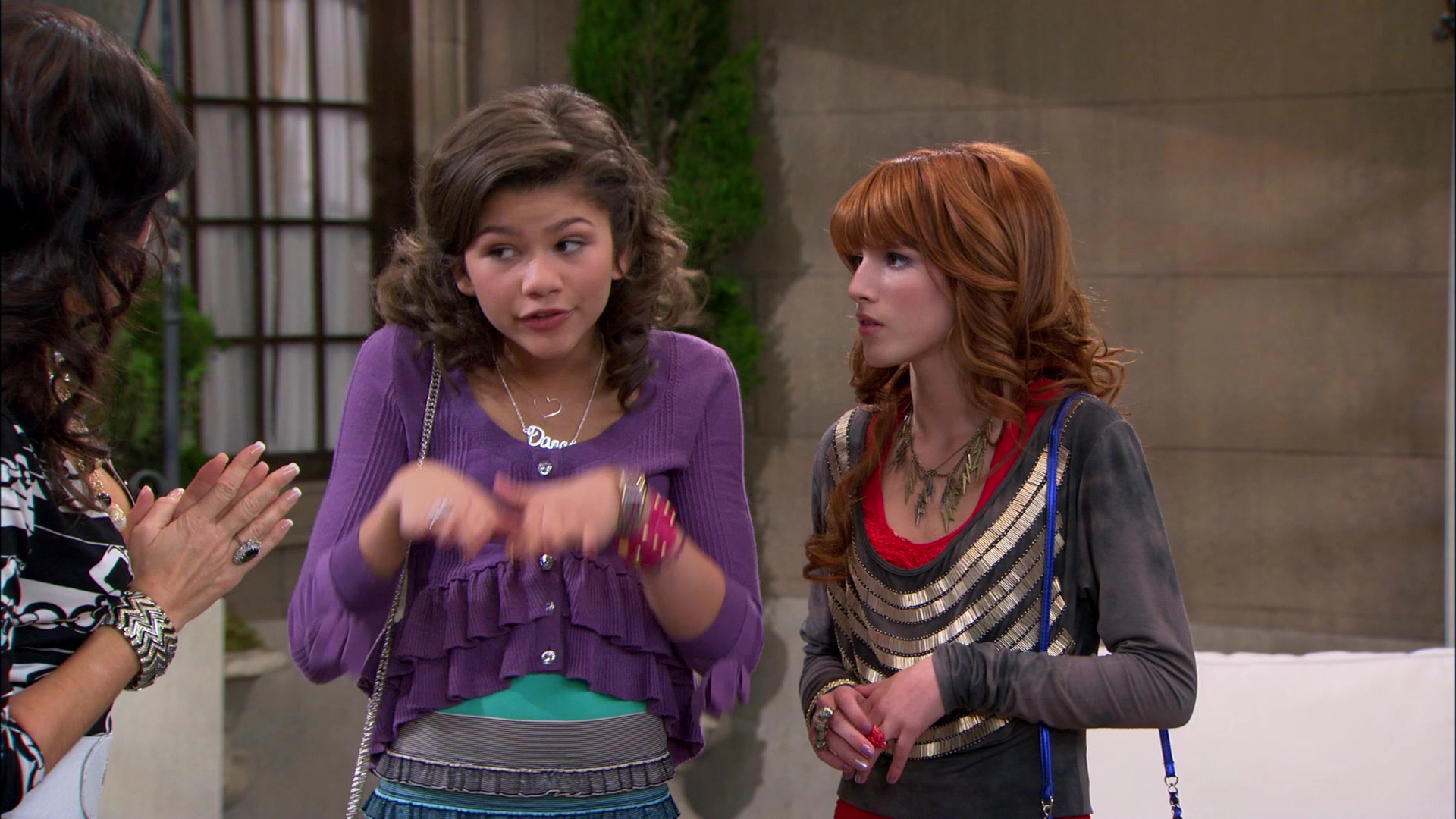 Shake_It_Up_S01E19_1080p_001570.jpg