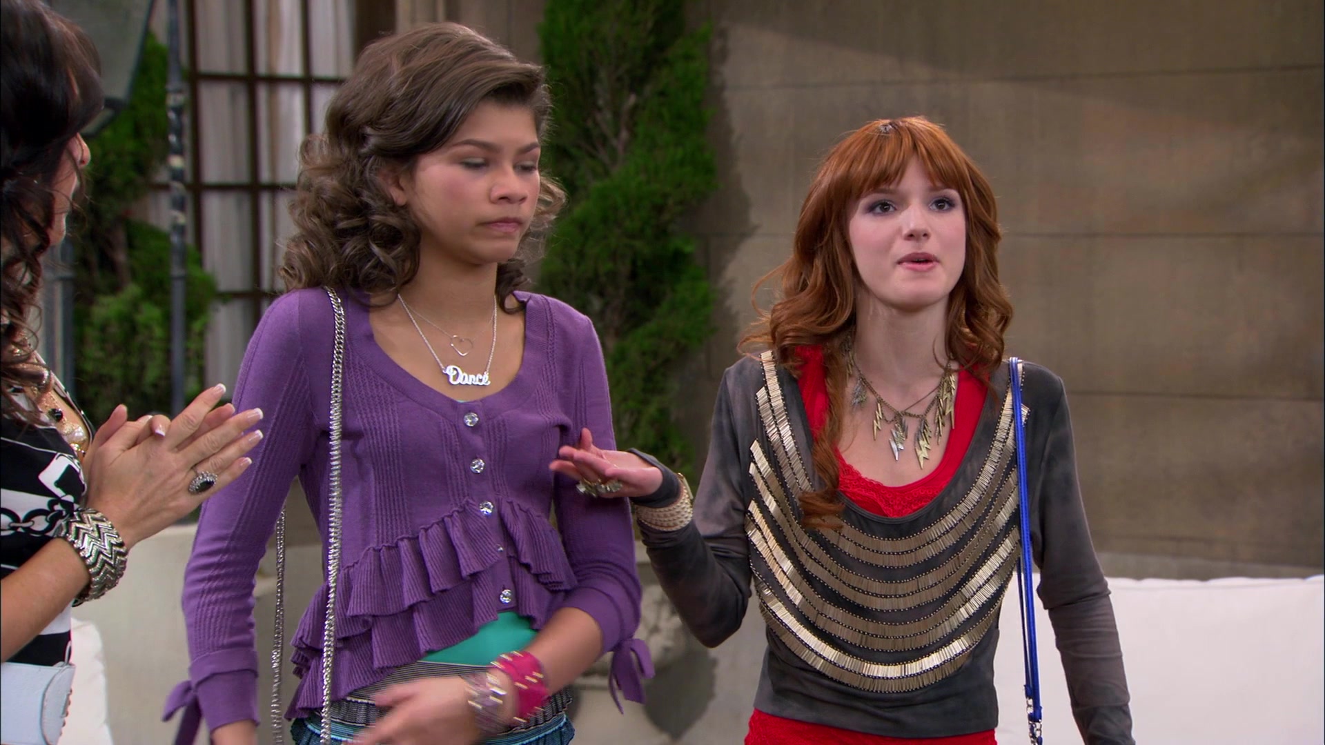 Shake_It_Up_S01E19_1080p_001590.jpg Shake_It_Up_S01E19_1080p_001590.jpg