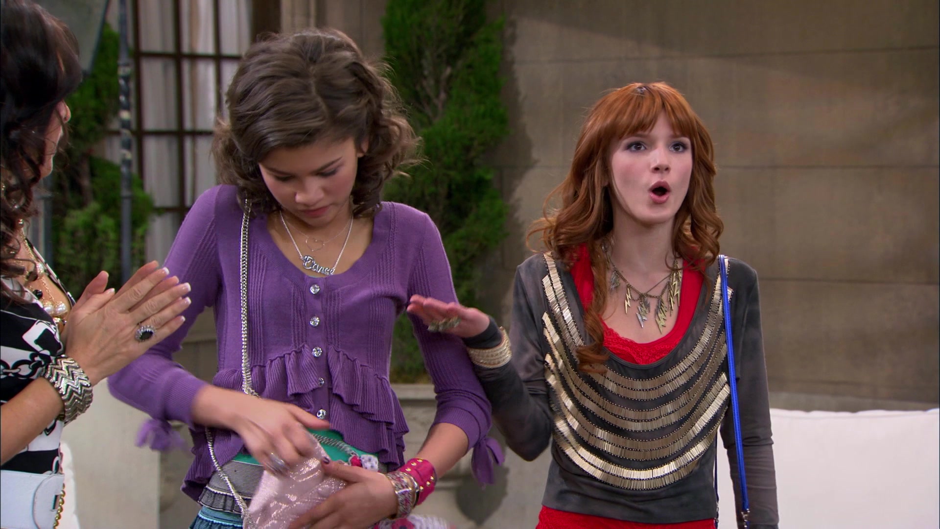 Shake_It_Up_S01E19_1080p_001591.jpg Shake_It_Up_S01E19_1080p_001591.jpg