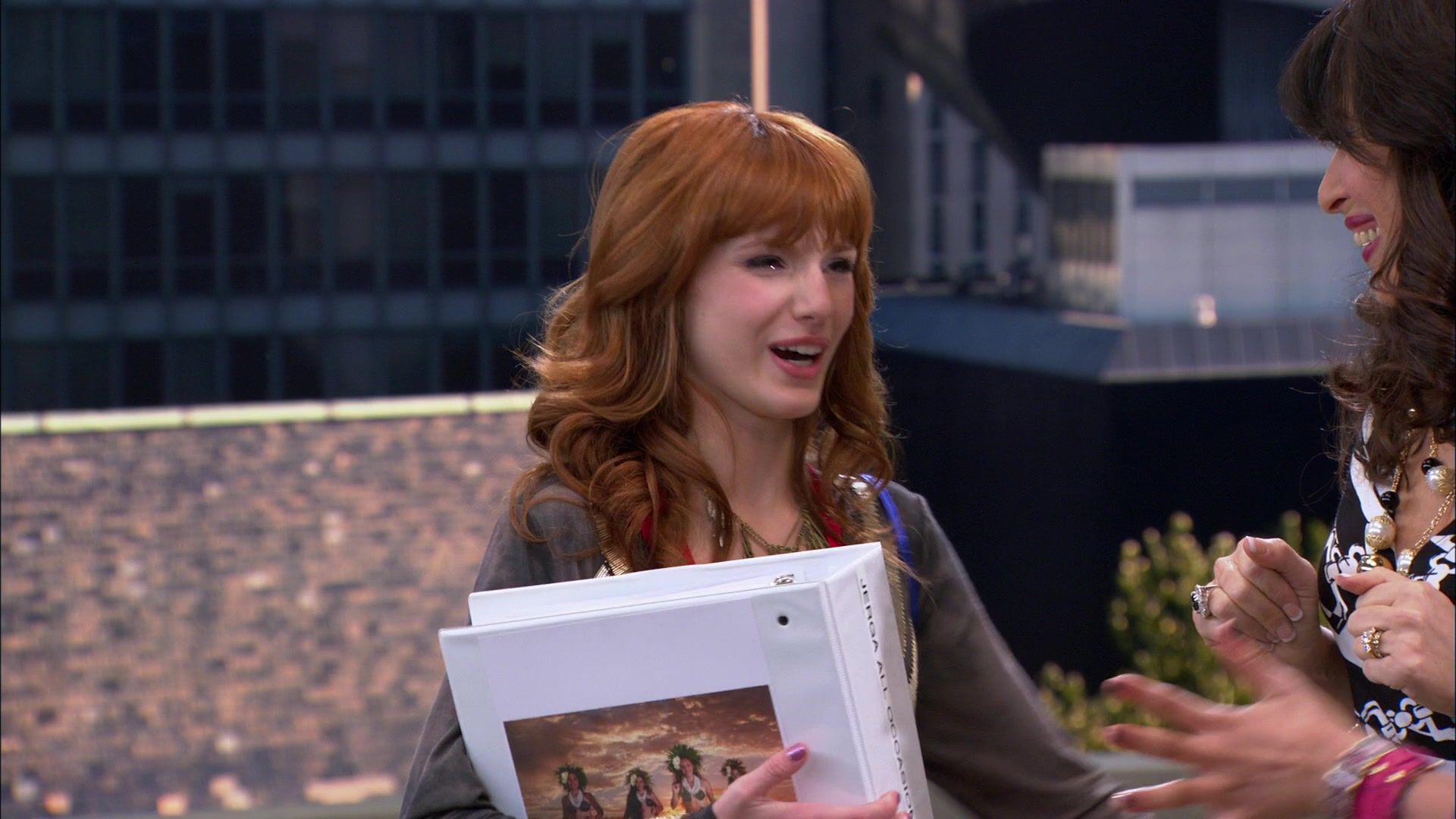 Shake_It_Up_S01E19_1080p_001760.jpg Shake_It_Up_S01E19_1080p_001760.jpg